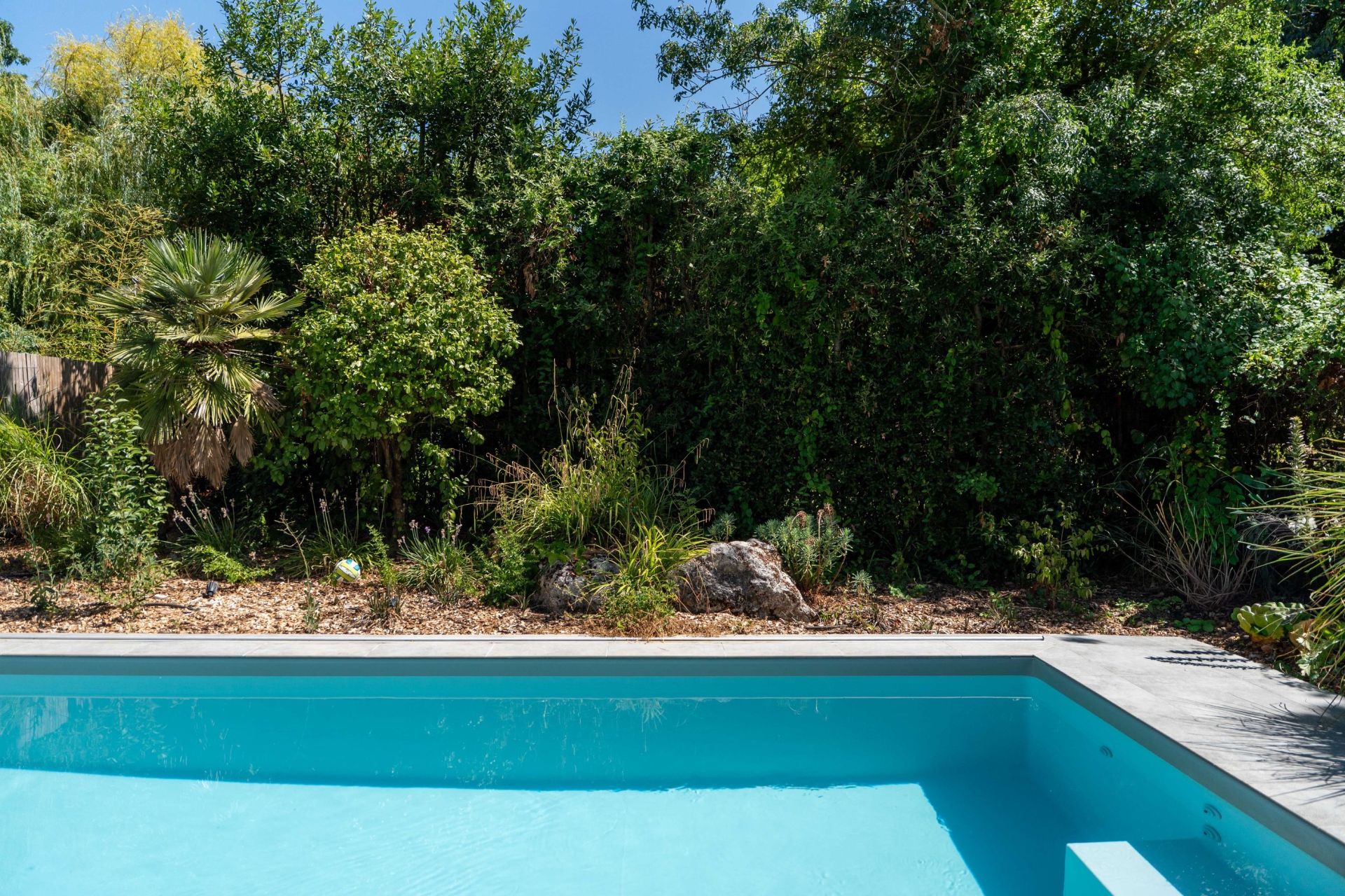 luxury house 6 Rooms for sale on LA ROCHELLE (17000)