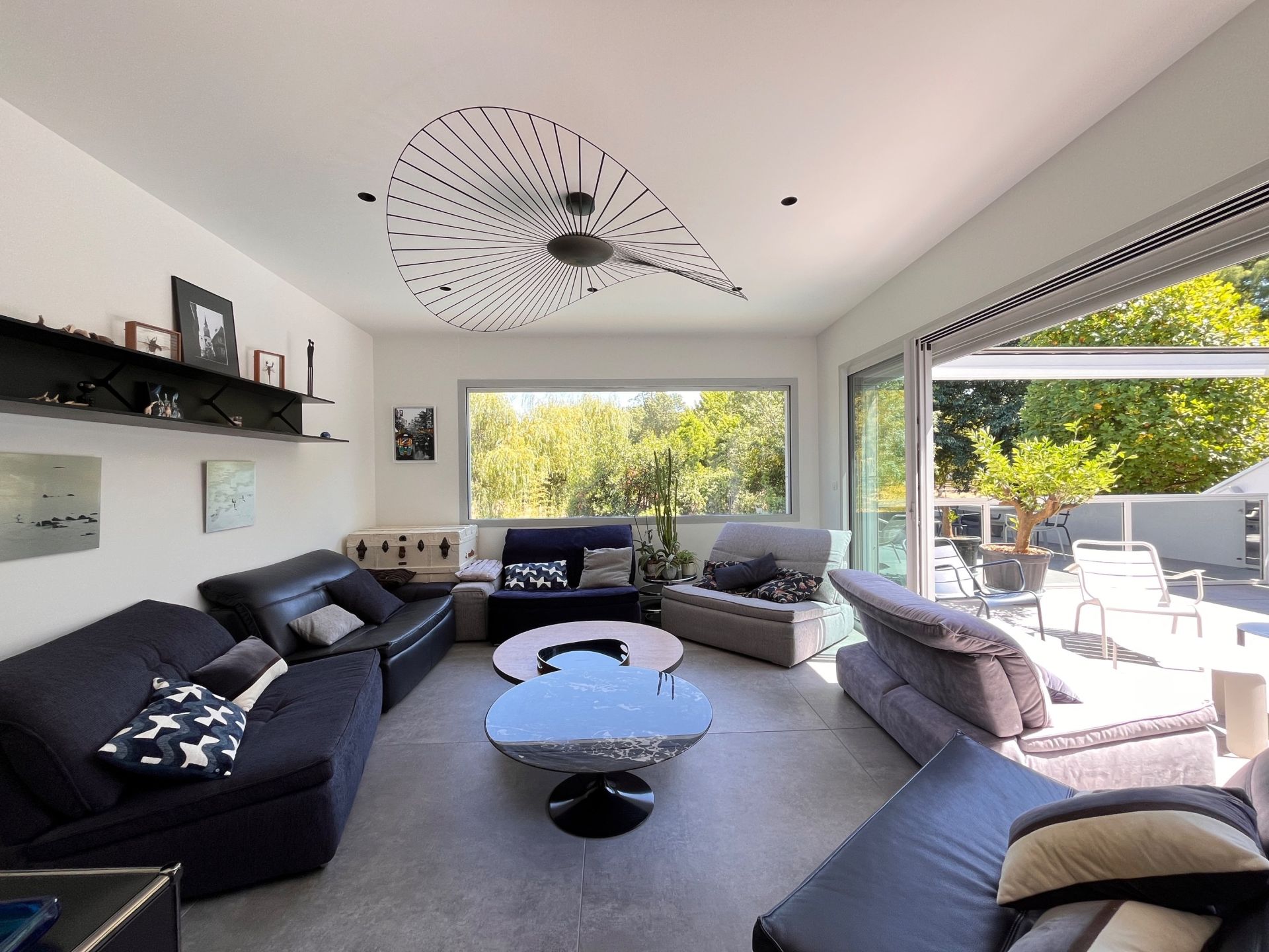 luxury house 6 Rooms for sale on LA ROCHELLE (17000)