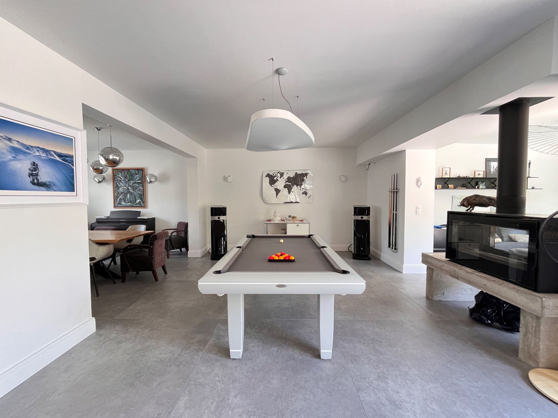 luxury house 6 Rooms for sale on LA ROCHELLE (17000)