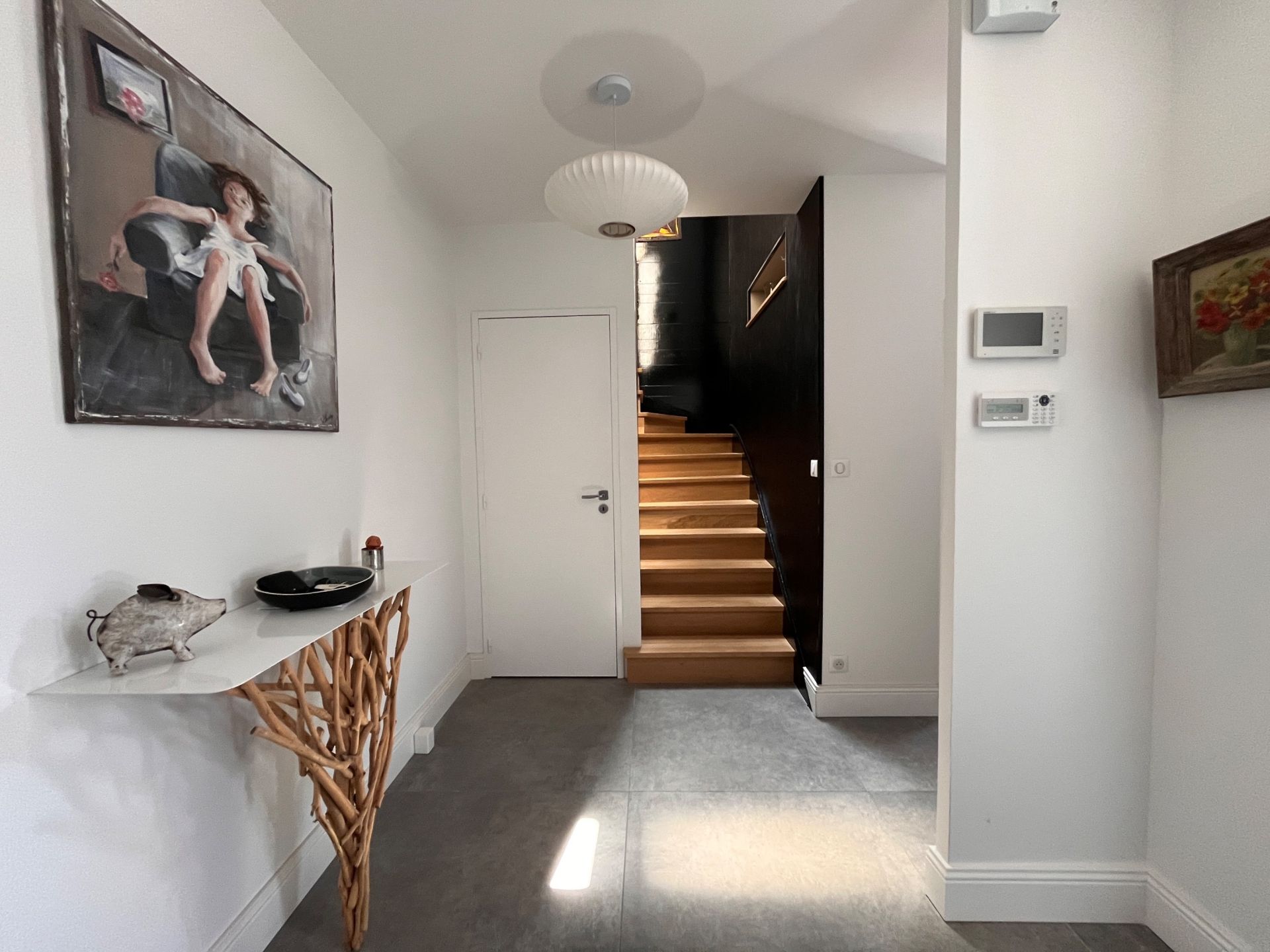 luxury house 6 Rooms for sale on LA ROCHELLE (17000)