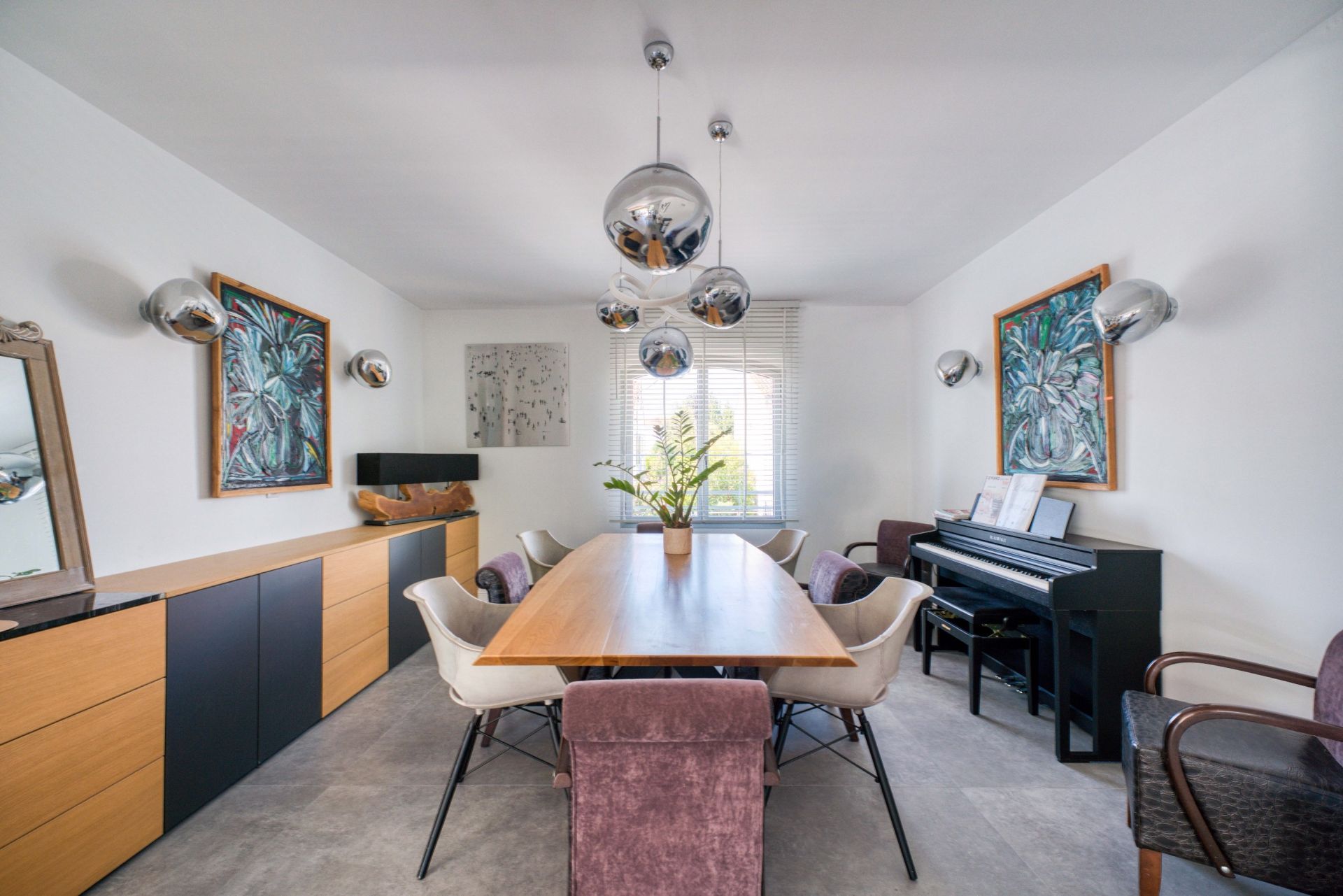 luxury house 6 Rooms for sale on LA ROCHELLE (17000)