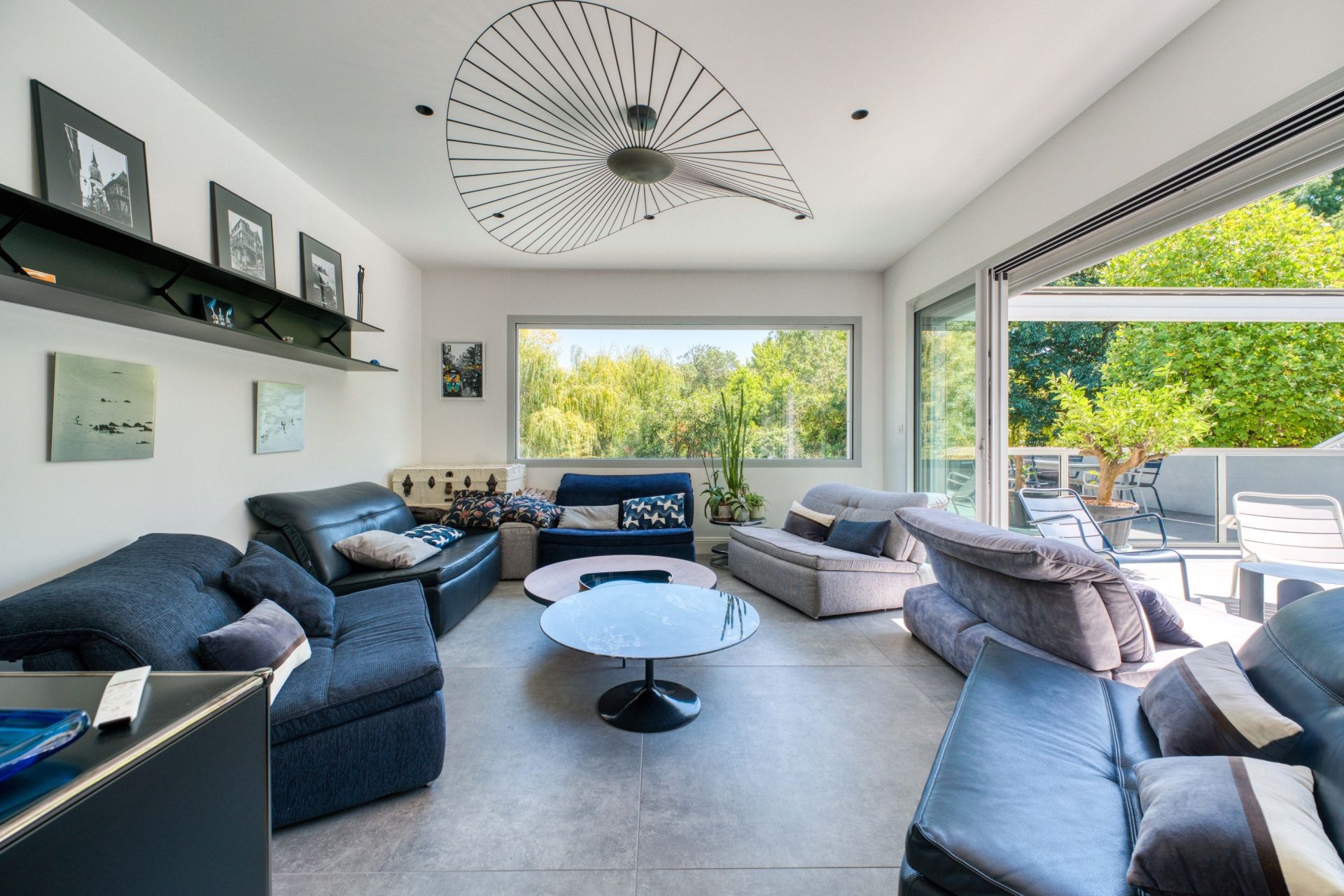 luxury house 6 Rooms for sale on LA ROCHELLE (17000)