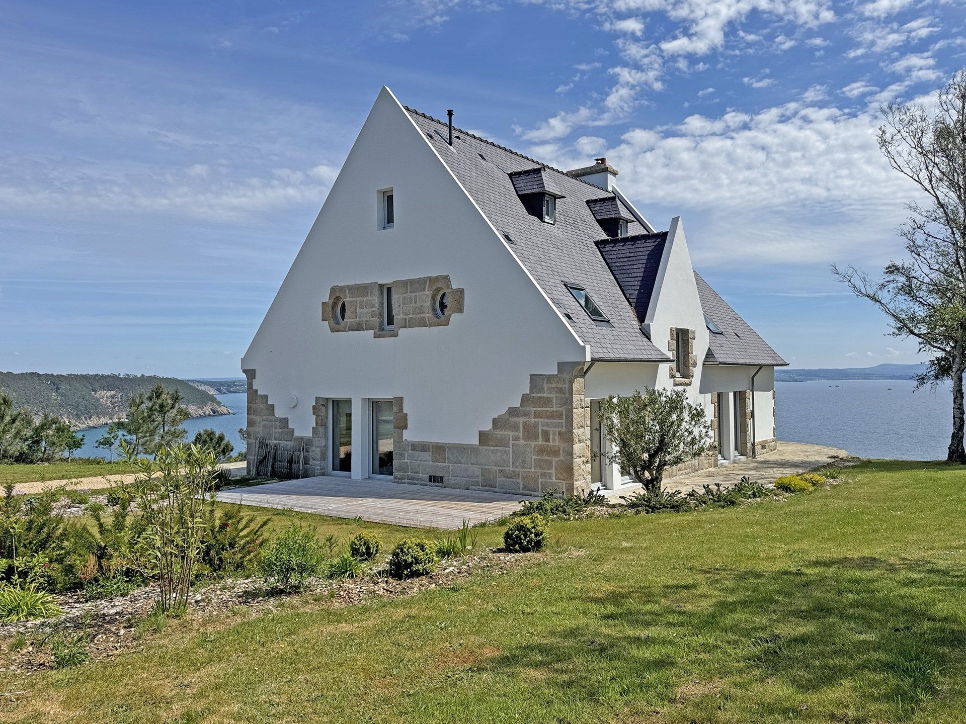 luxury house 10 Rooms for sale on MORGAT (29160)