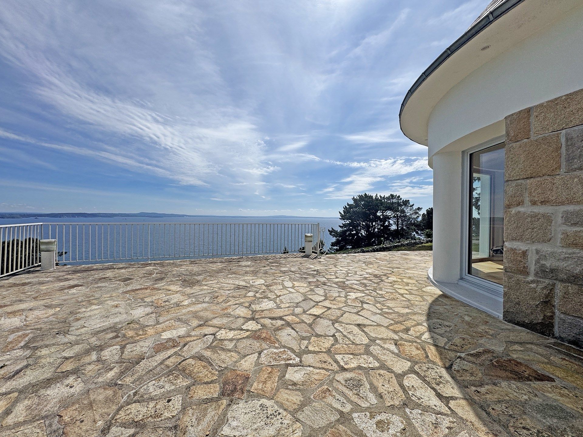 luxury house 10 Rooms for sale on MORGAT (29160)