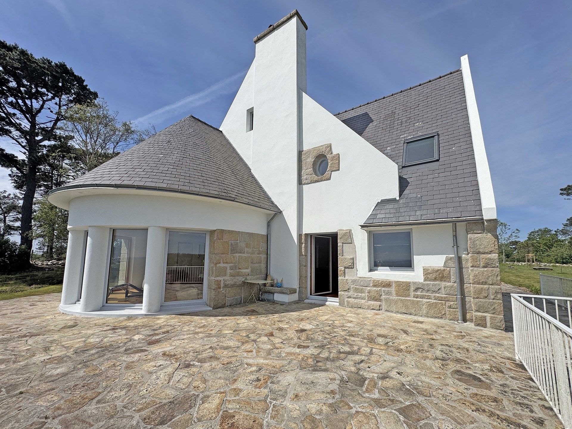 luxury house 10 Rooms for sale on MORGAT (29160)