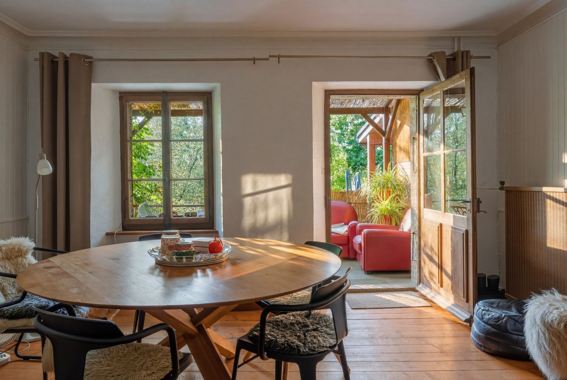  5 Rooms for sale on NERNIER (74140)