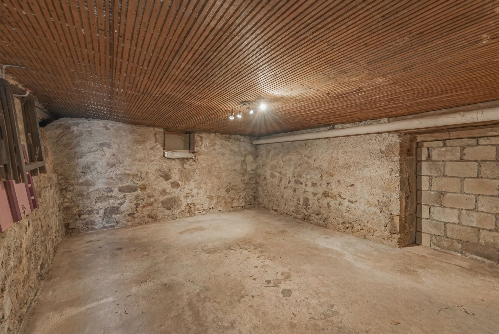  5 Rooms for sale on NERNIER (74140)