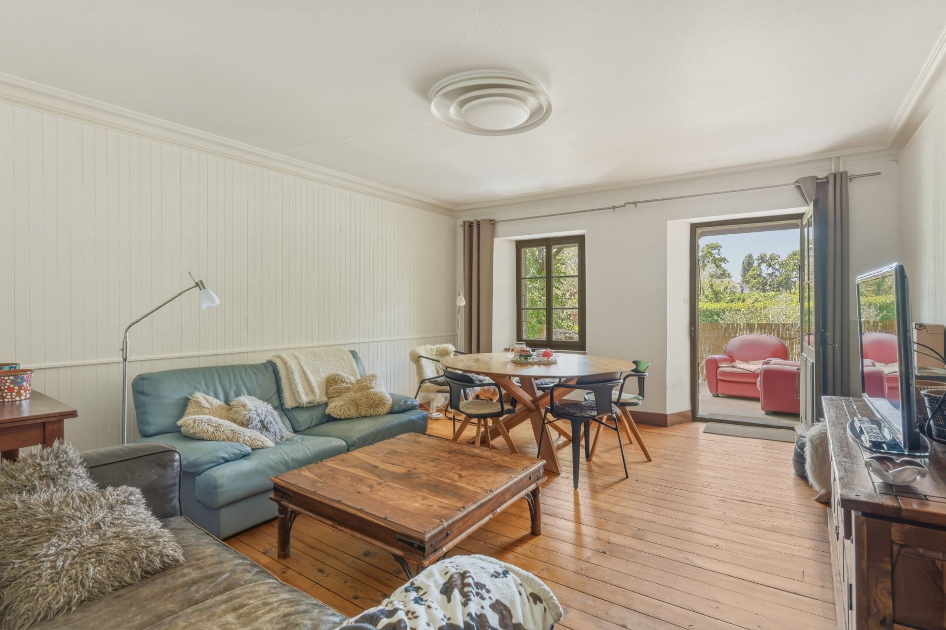  5 Rooms for sale on NERNIER (74140)