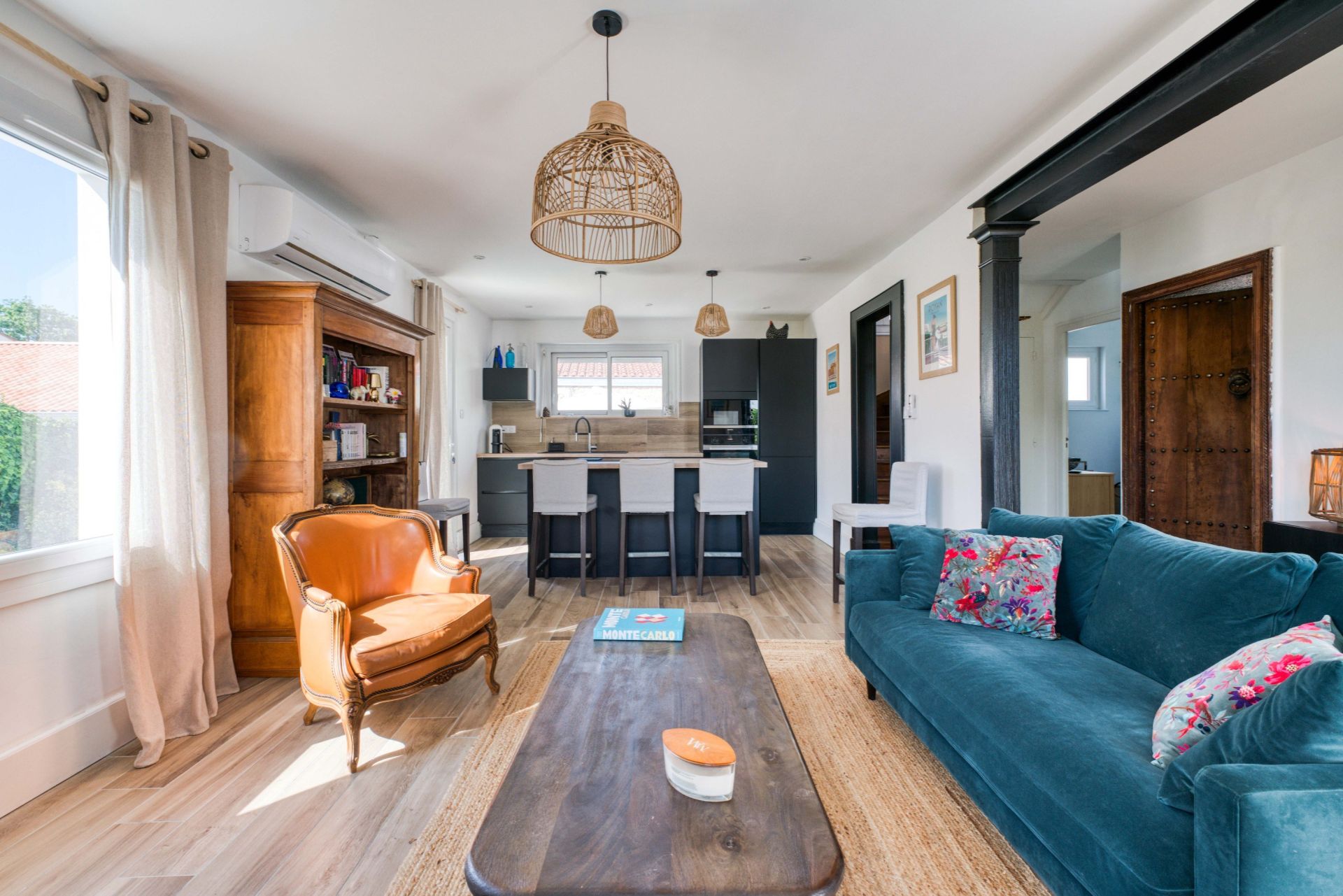 luxury house 4 Rooms for sale on ROYAN (17200)