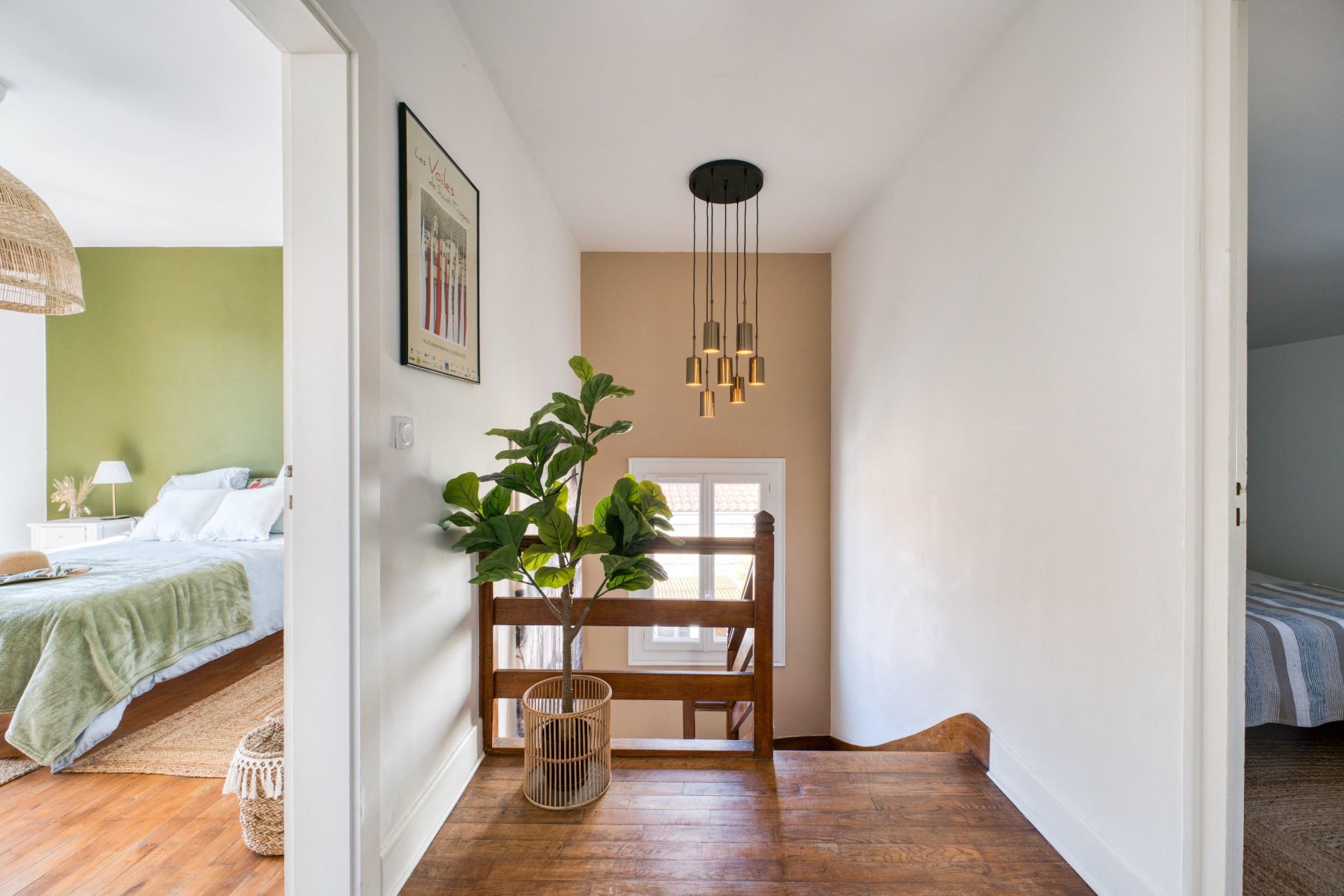 luxury house 4 Rooms for sale on ROYAN (17200)