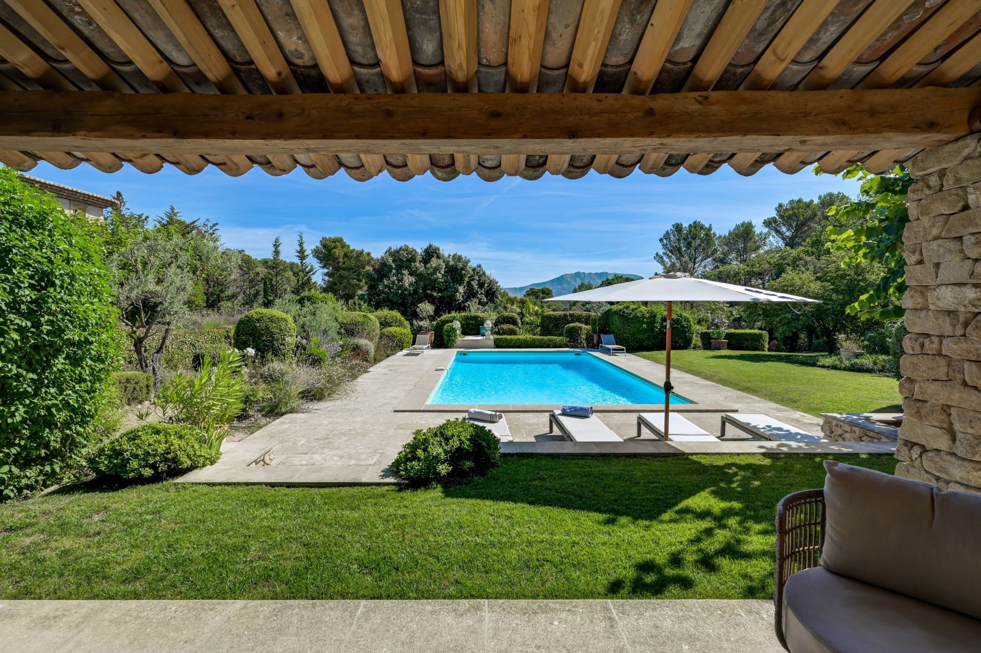 luxury house 7 Rooms for rent on AIX EN PROVENCE (13100)