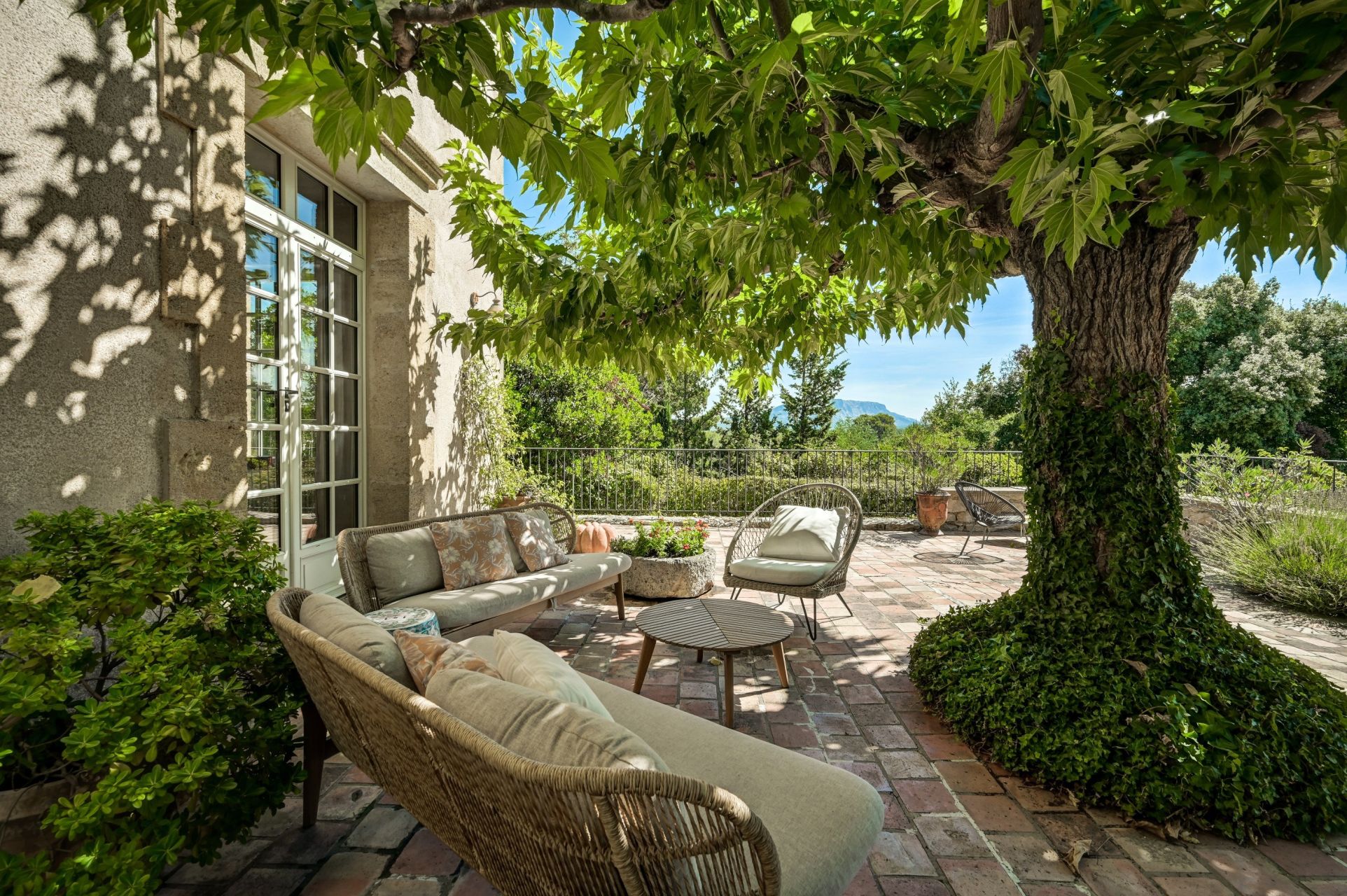 luxury house 7 Rooms for rent on AIX EN PROVENCE (13100)