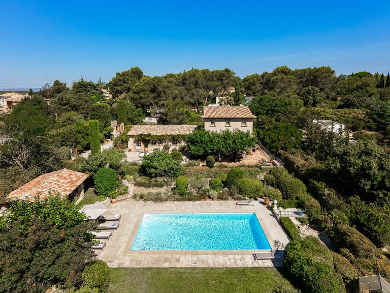 luxury house 7 Rooms for rent on AIX EN PROVENCE (13100)