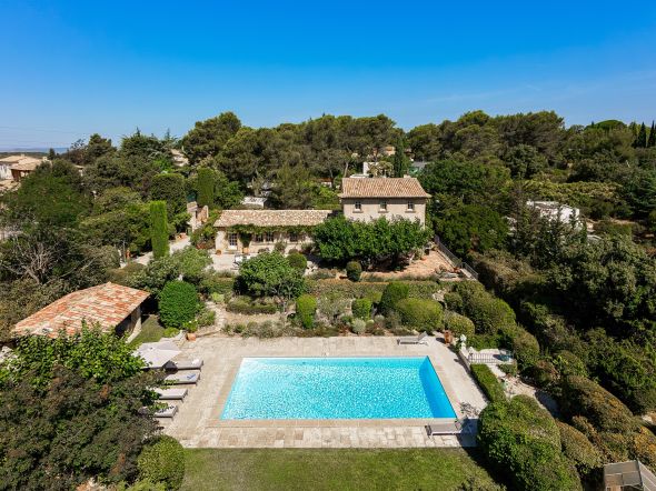 Rental Luxury house Aix-en-Provence 7&nbsp;Rooms 223&nbsp;m²