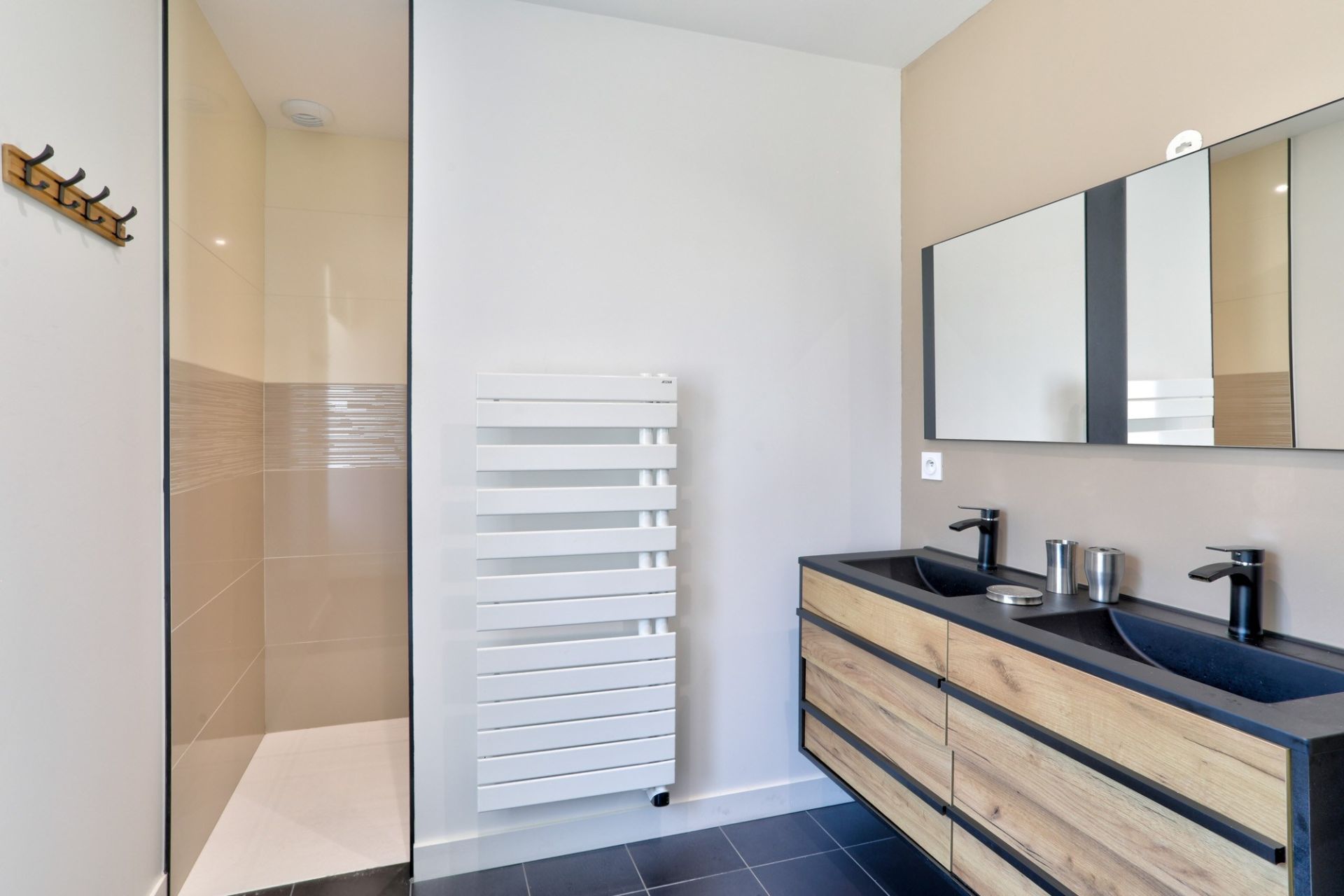 luxury house 9 Rooms for sale on SURZUR (56450)