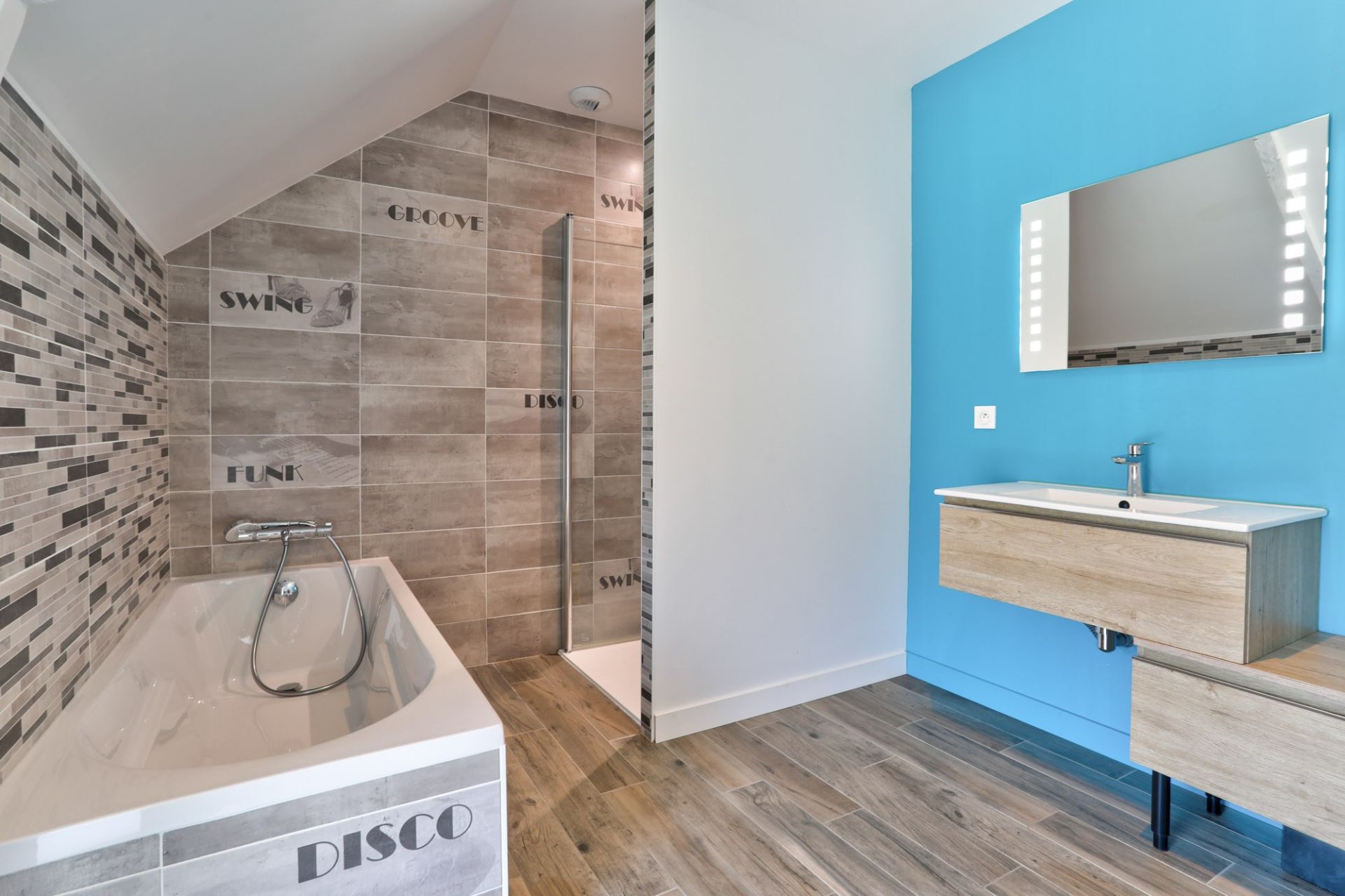 luxury house 9 Rooms for sale on SURZUR (56450)