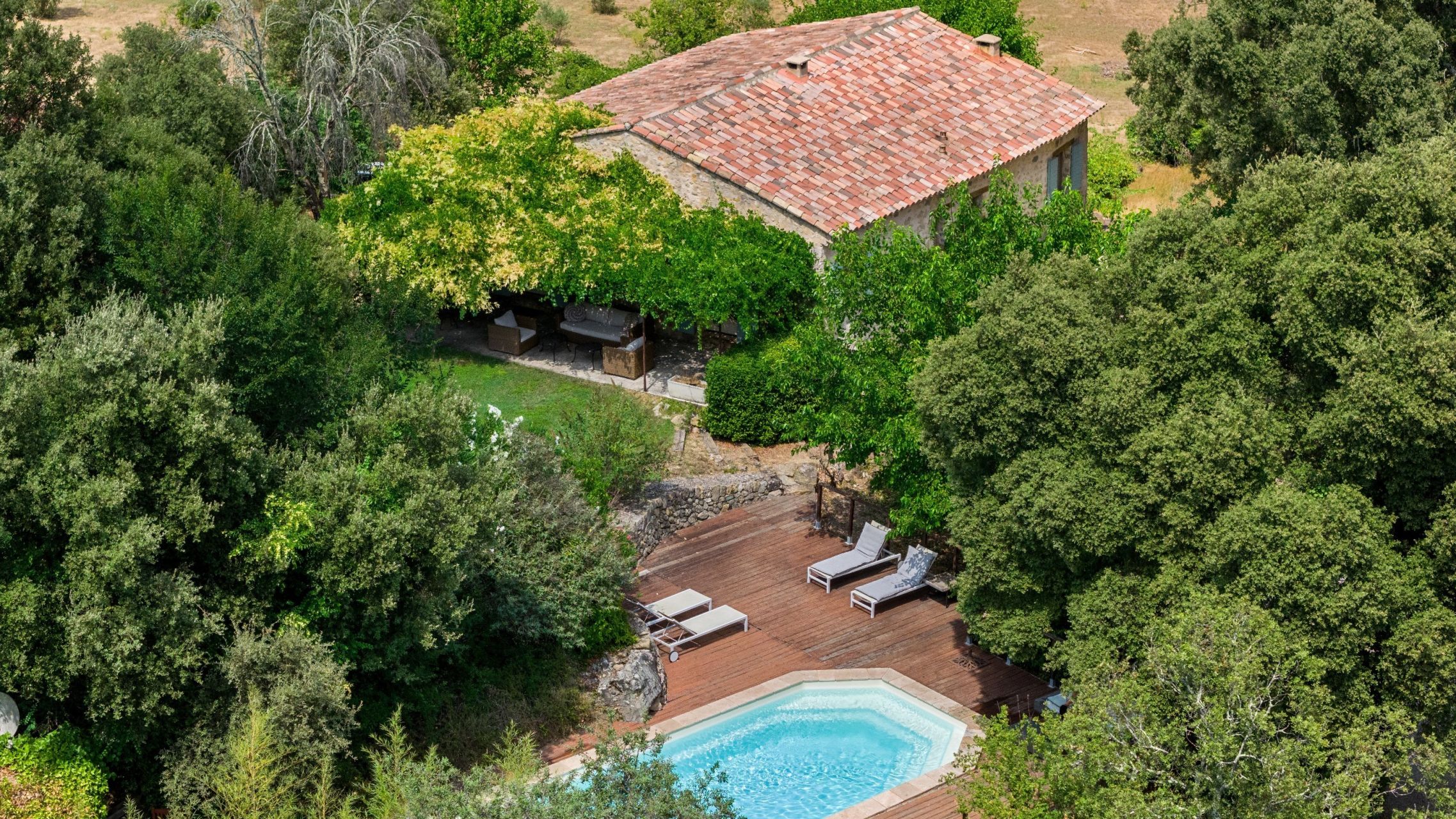 luxury provencale house 6 Rooms for sale on LORGUES (83510)