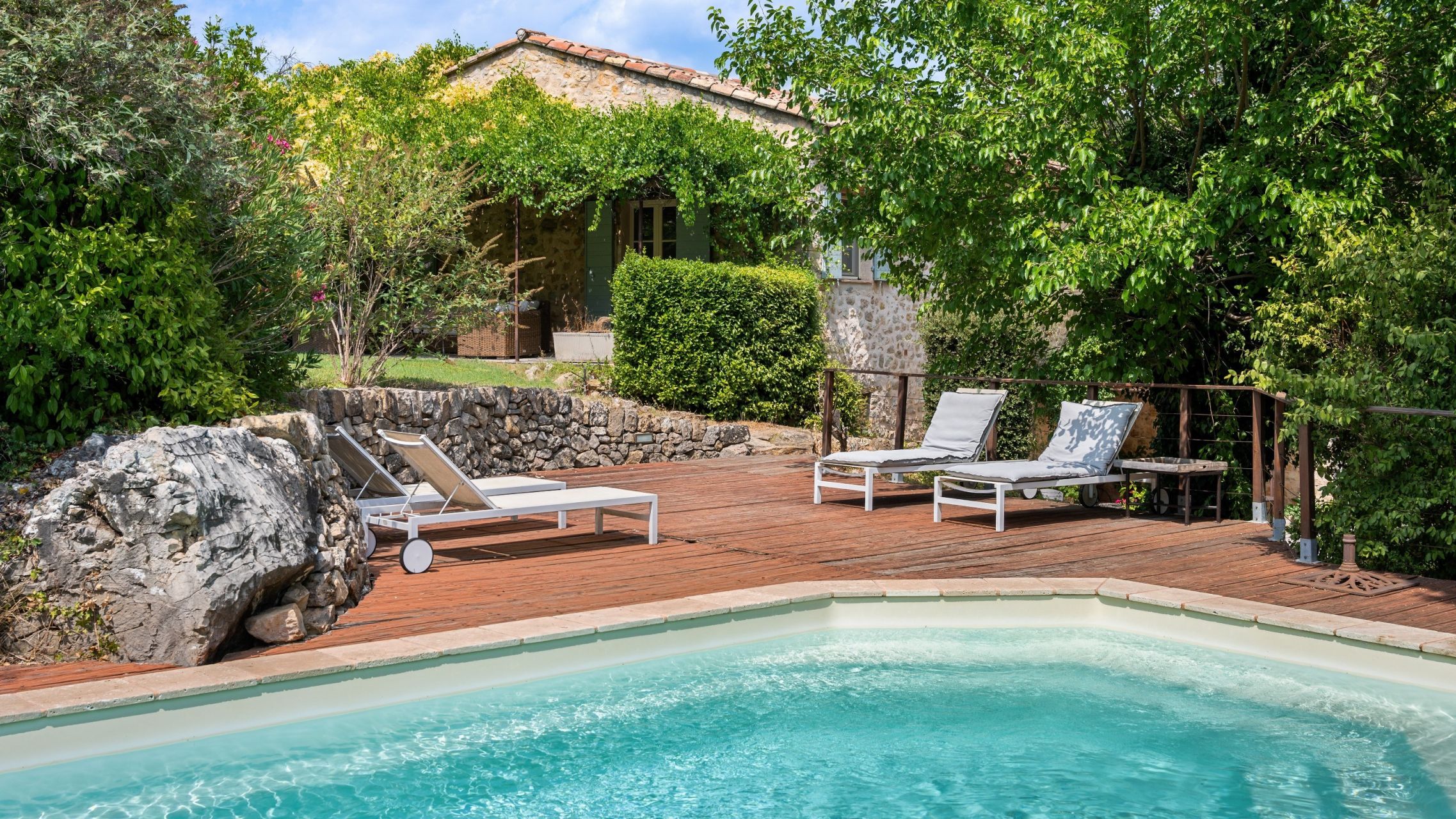 luxury provencale house 6 Rooms for sale on LORGUES (83510)