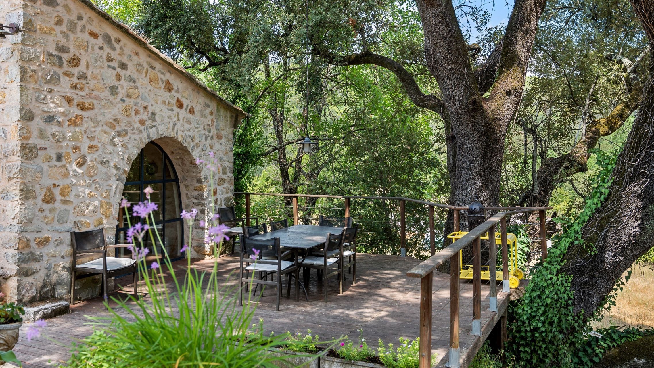 luxury provencale house 6 Rooms for sale on LORGUES (83510)