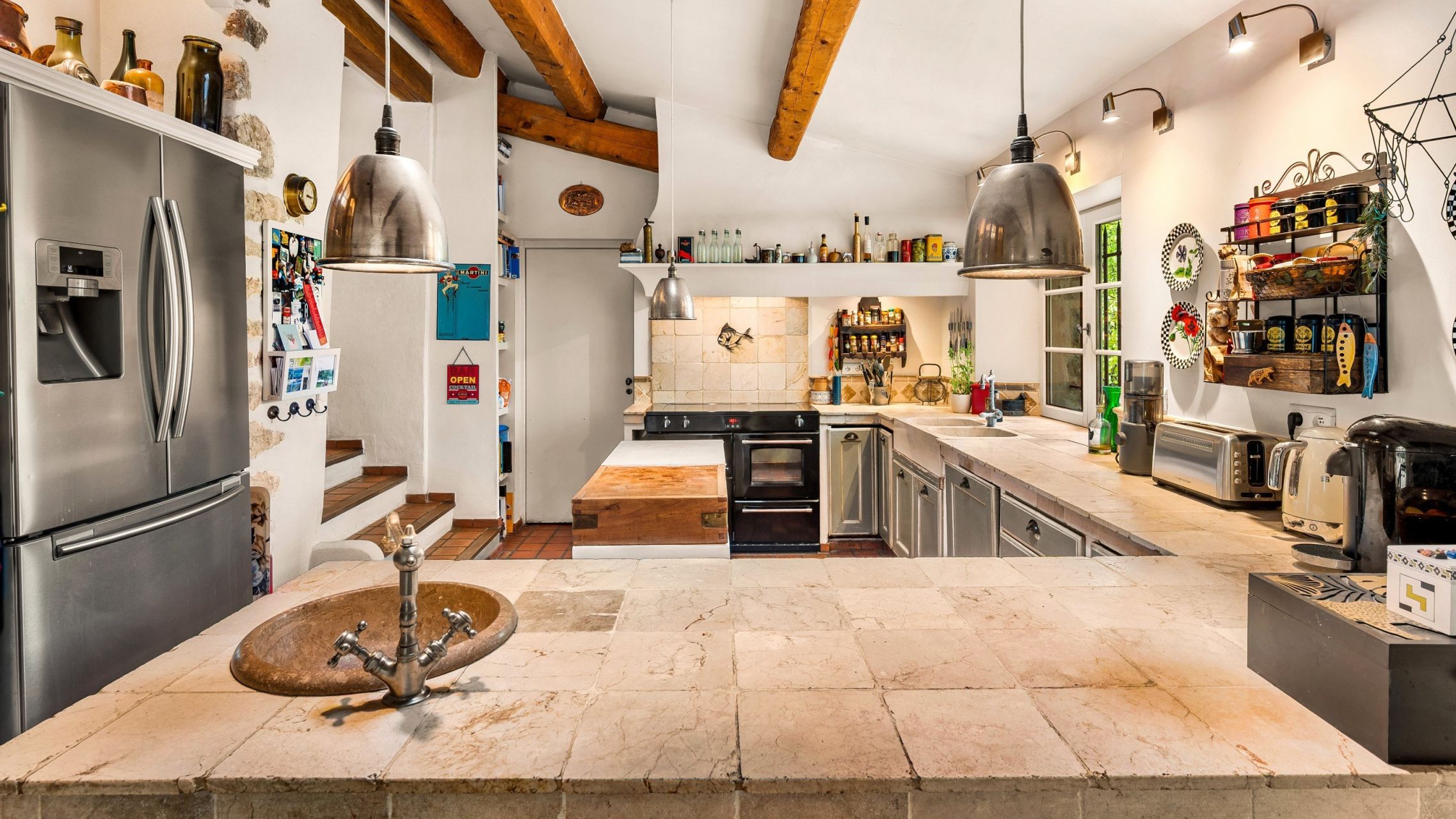 luxury provencale house 6 Rooms for sale on LORGUES (83510)