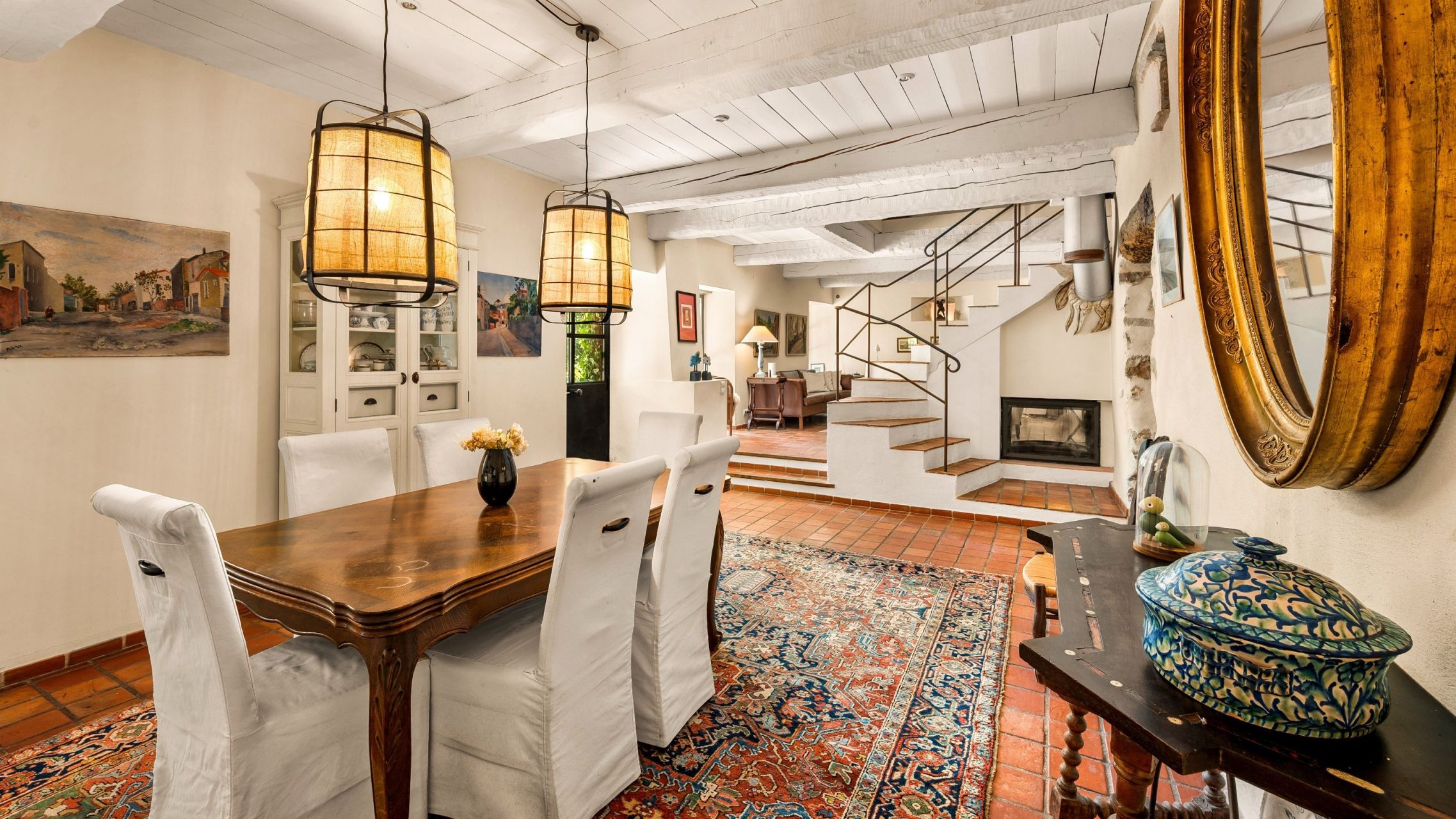 luxury provencale house 6 Rooms for sale on LORGUES (83510)