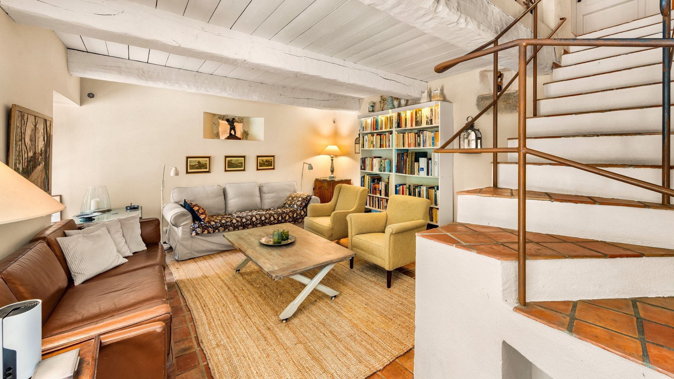 luxury provencale house 6 Rooms for sale on LORGUES (83510)