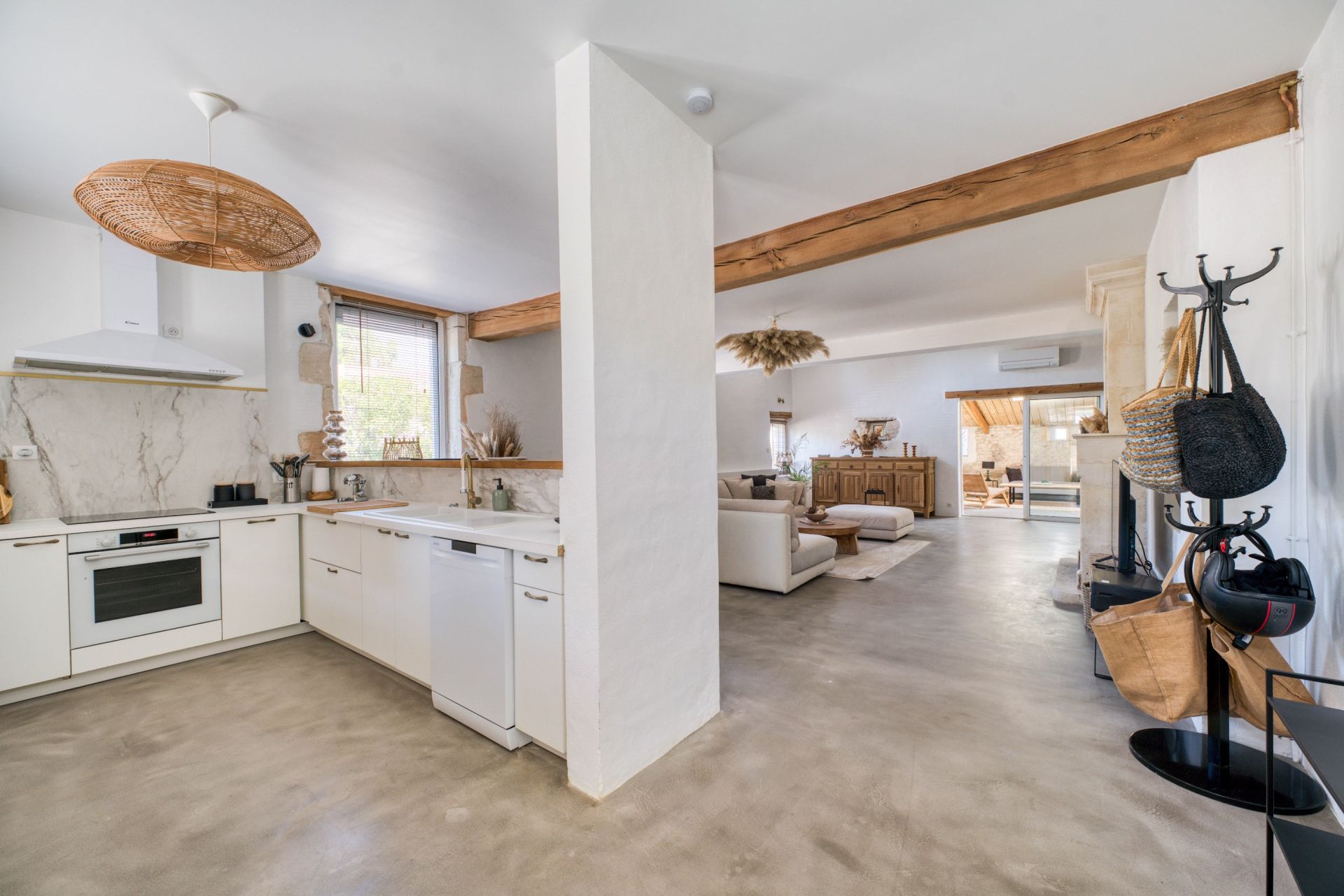 luxury traditional house 6 Rooms for sale on ROYAN (17200)