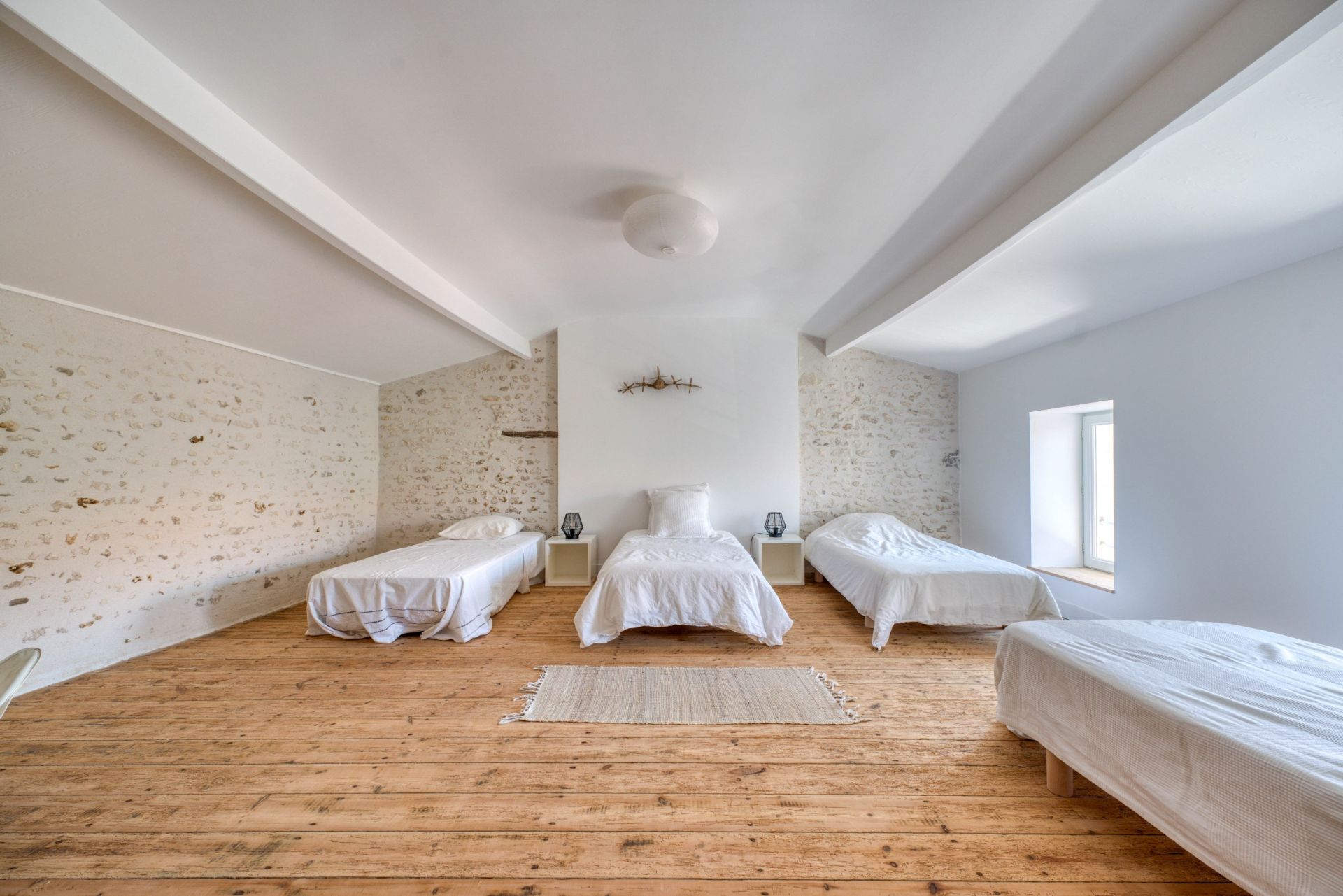 luxury traditional house 6 Rooms for sale on ROYAN (17200)
