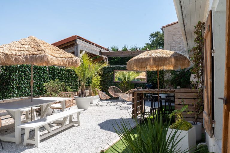 luxury traditional house 6 Rooms for sale on ROYAN (17200)