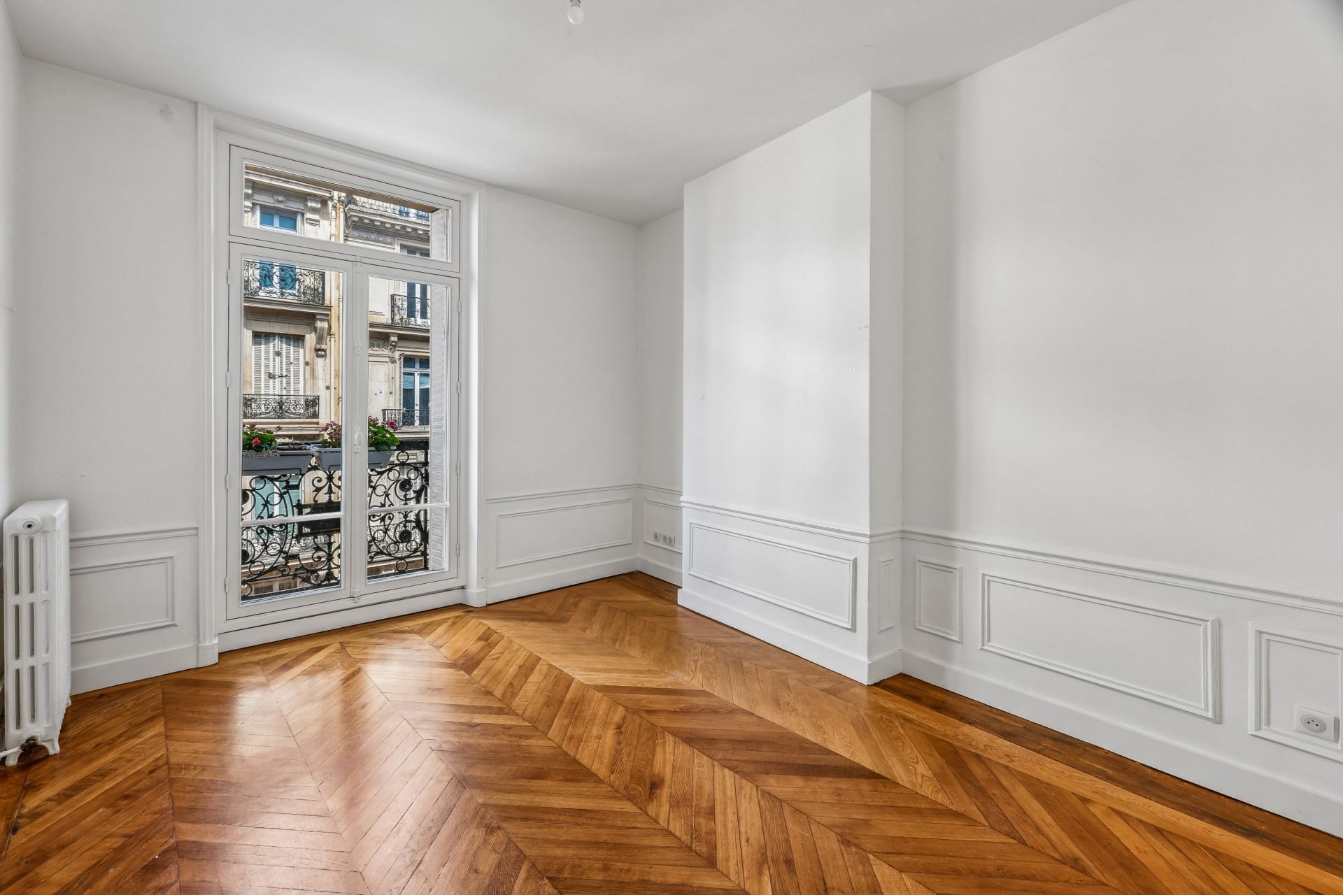 luxury apartment 3 Rooms for sale on PARIS (75008)