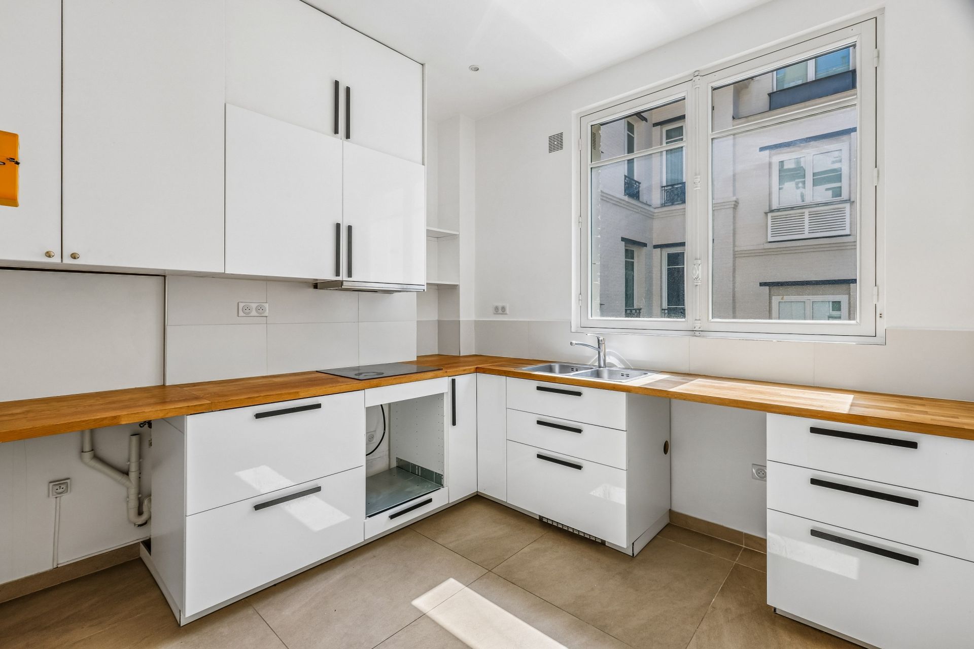 luxury apartment 3 Rooms for sale on PARIS (75008)
