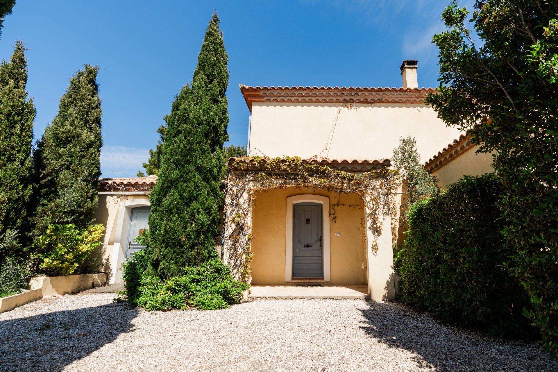 luxury house 8 Rooms for sale on LA PALME (11480)