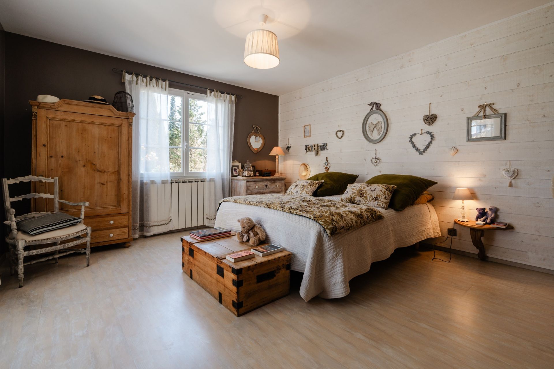 luxury house 8 Rooms for sale on LA PALME (11480)