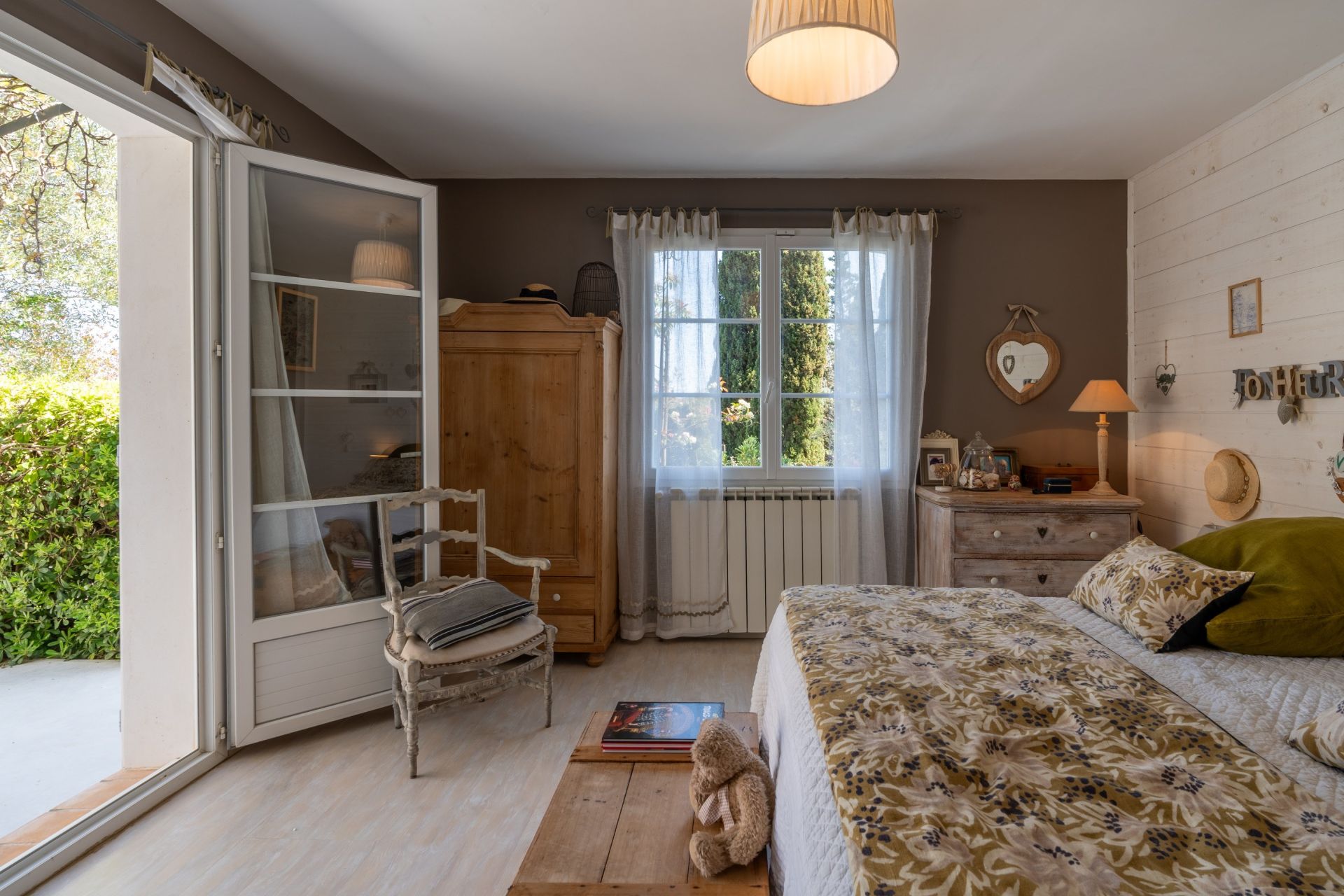 luxury house 8 Rooms for sale on LA PALME (11480)