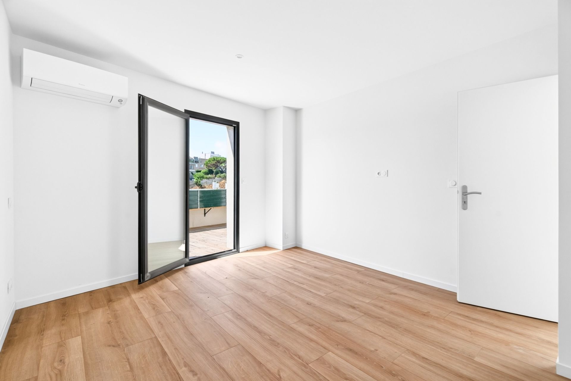 duplex de luxe 3 Pièces en vente sur MARSEILLE (13007)