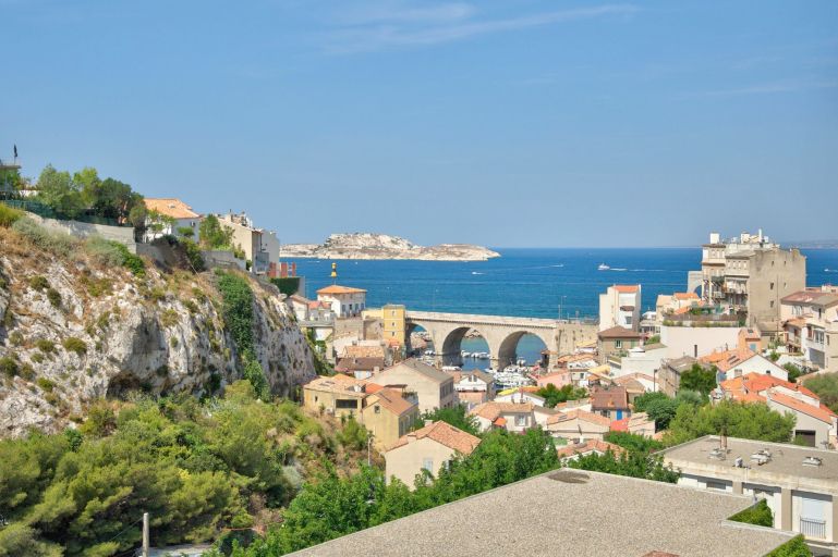 duplex de luxe 3 Pièces en vente sur MARSEILLE (13007)