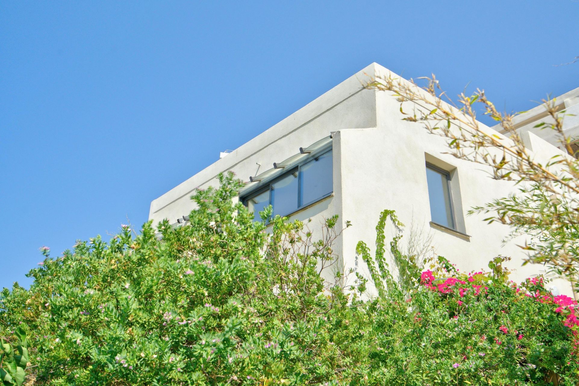 luxury villa 4 Rooms for sale on MARSEILLE (13007)