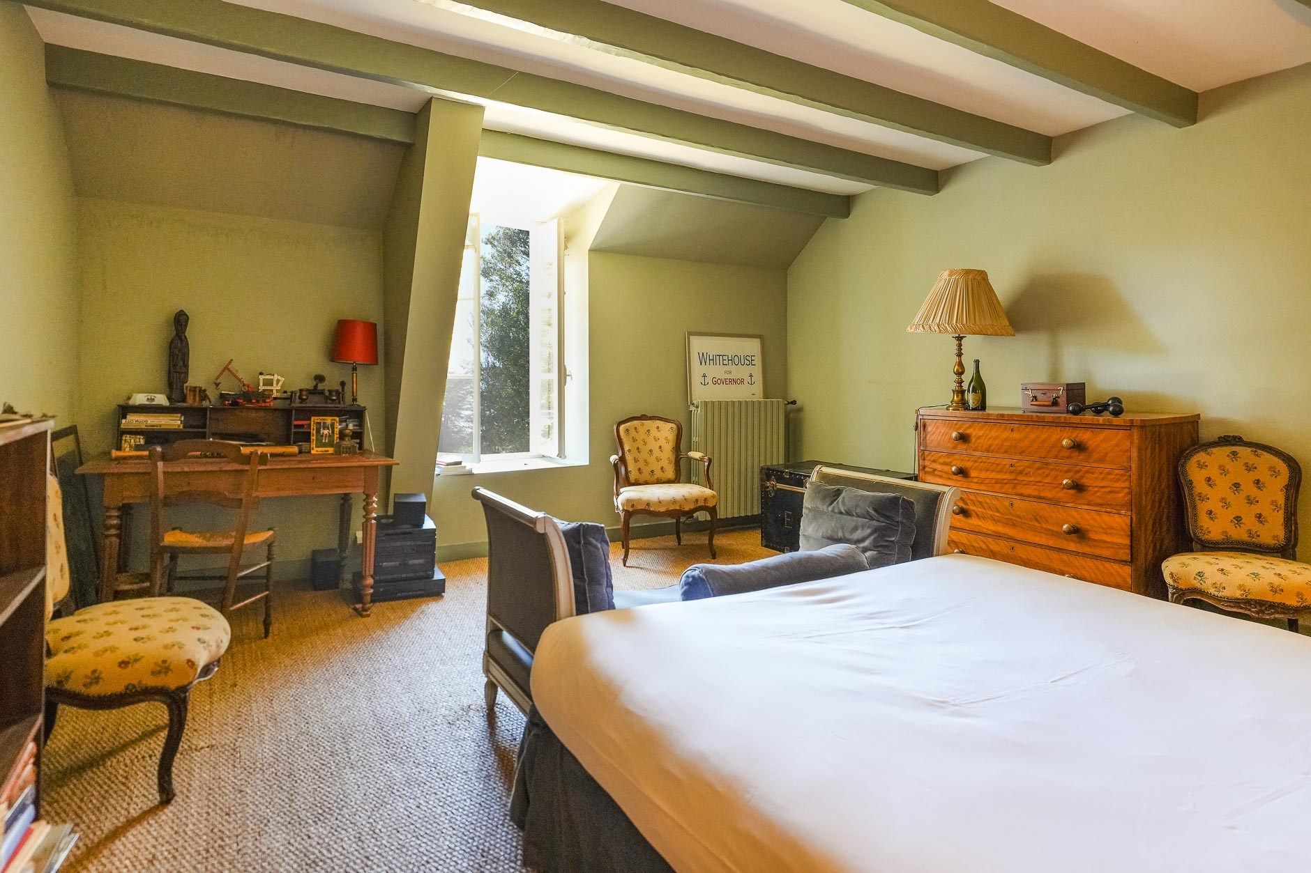 mansion 10 Rooms for sale on SURZUR (56450)