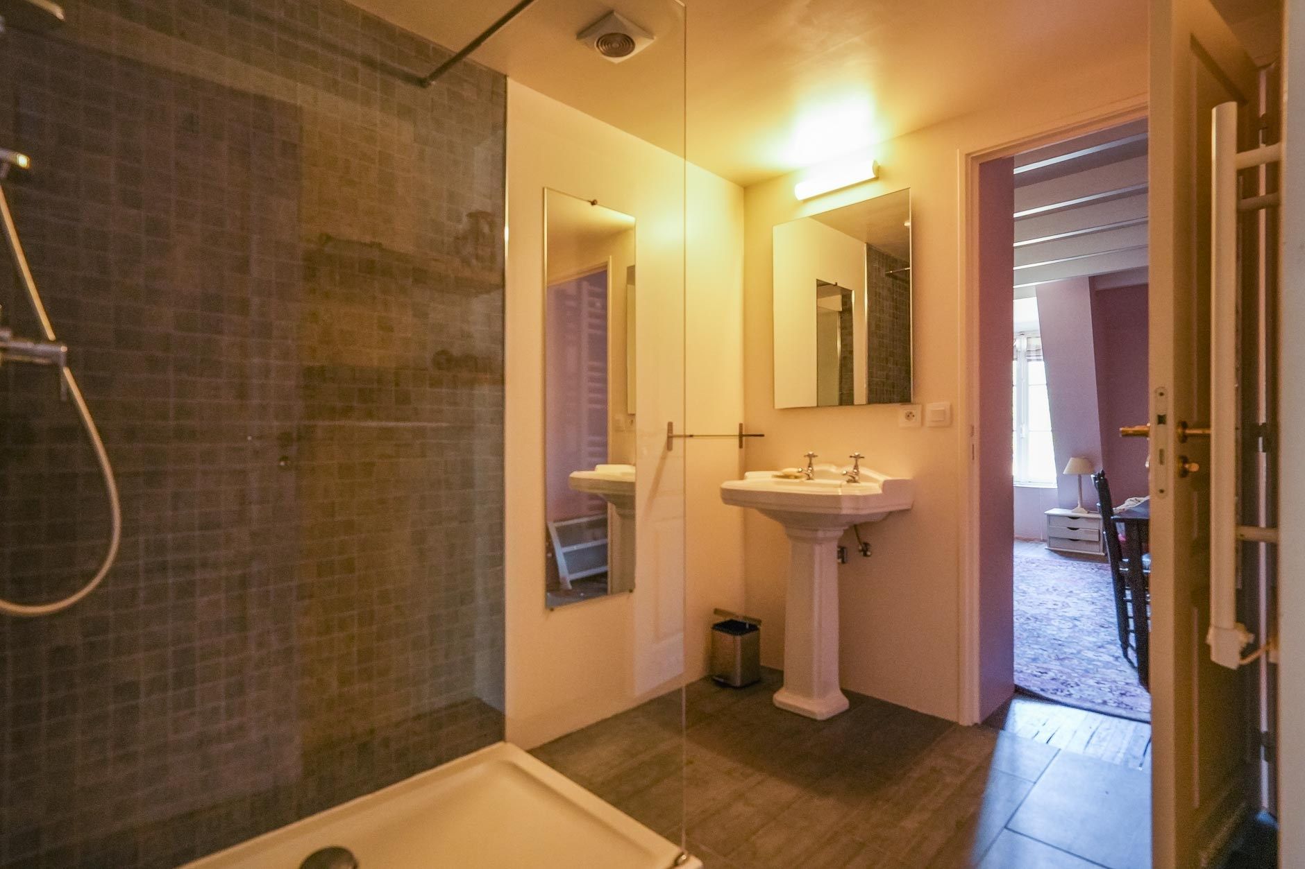 mansion 10 Rooms for sale on SURZUR (56450)
