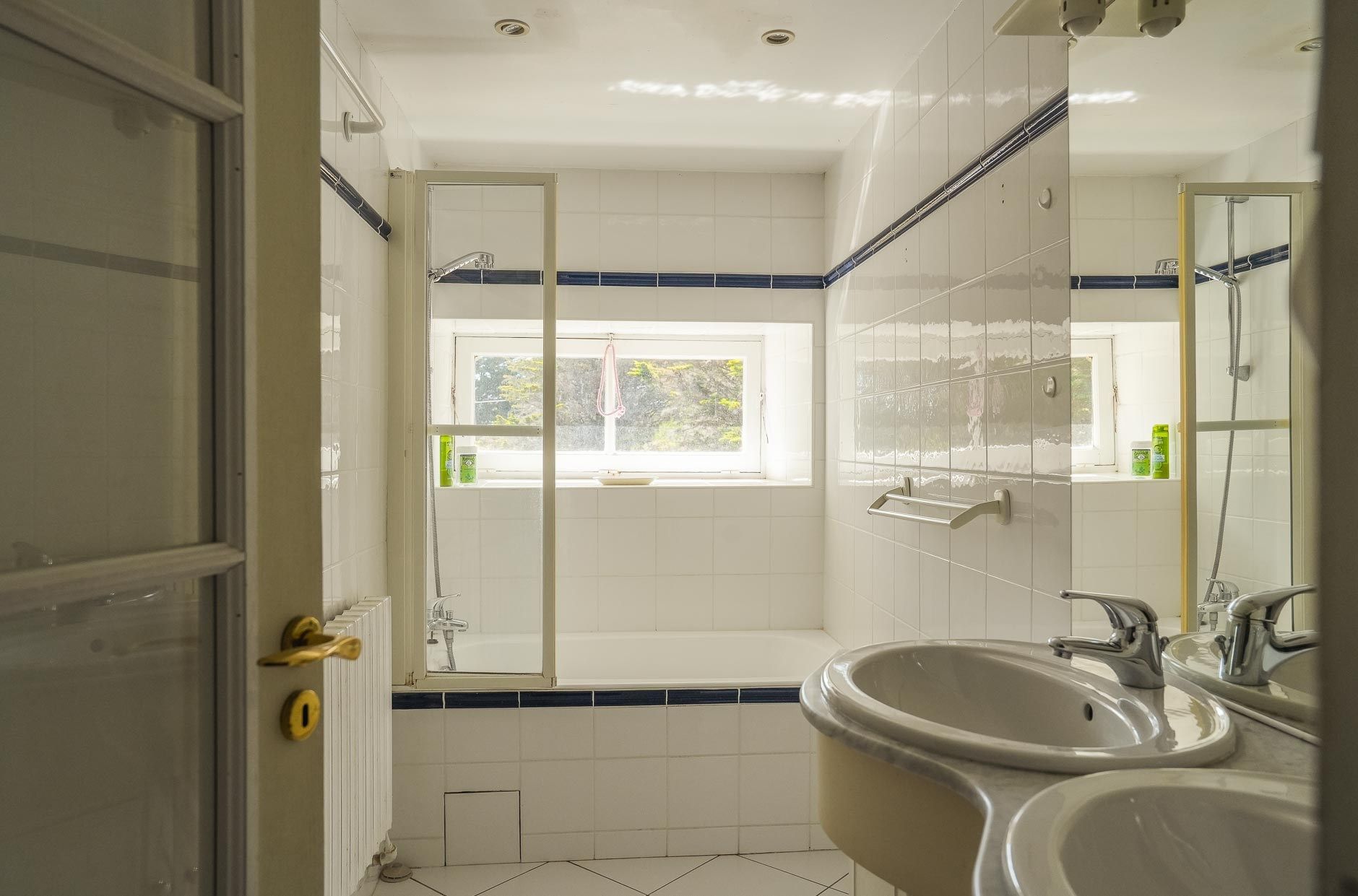 mansion 10 Rooms for sale on SURZUR (56450)