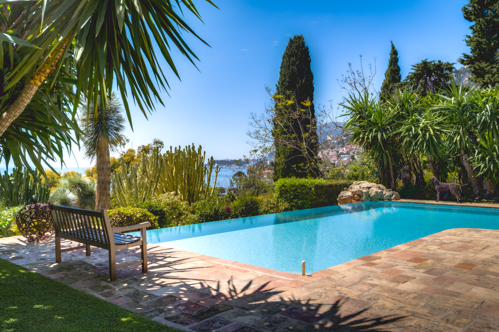 luxury provencale house 8 Rooms for sale on ROQUEBRUNE CAP MARTIN (06190)