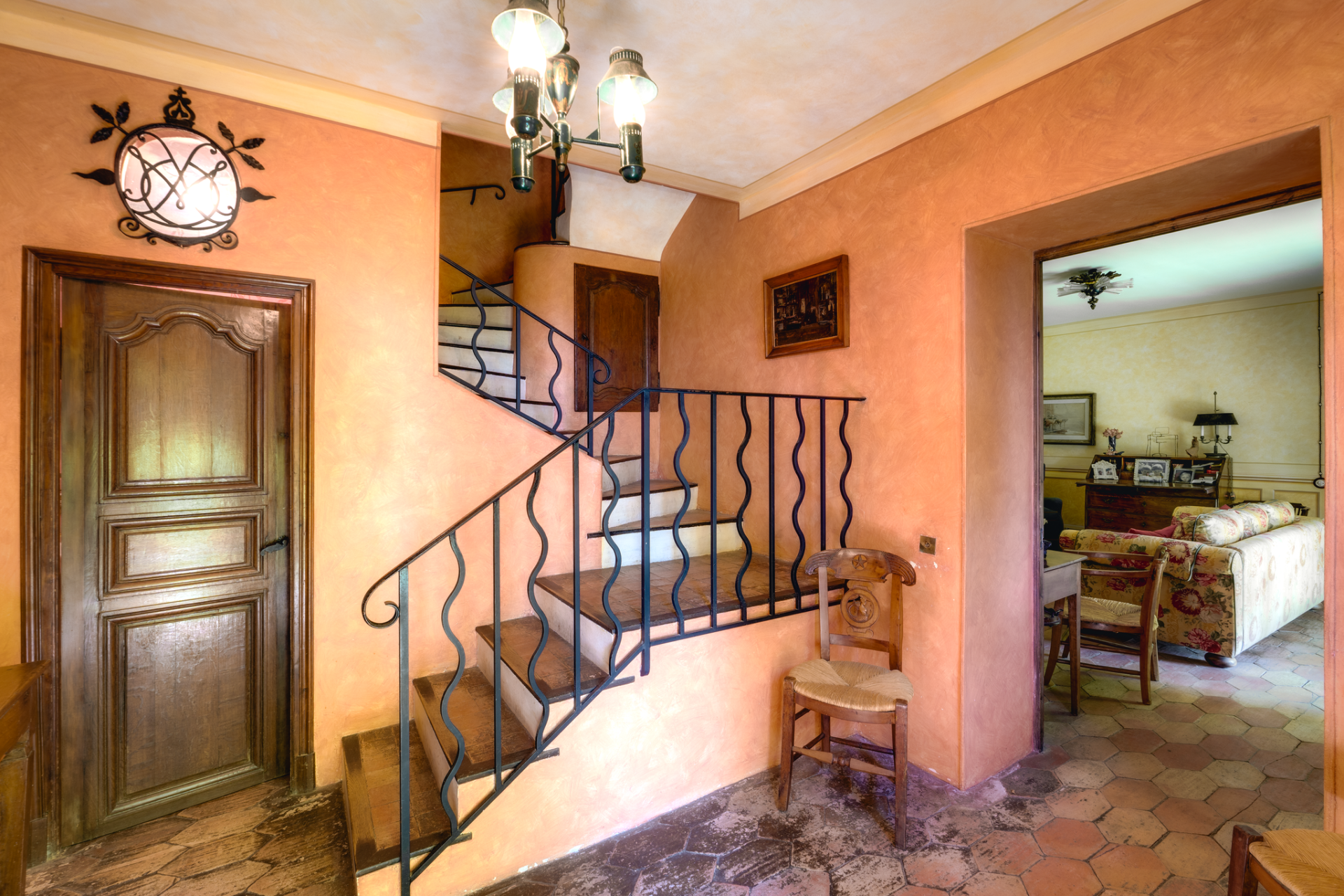 luxury provencale house 8 Rooms for sale on ROQUEBRUNE CAP MARTIN (06190)