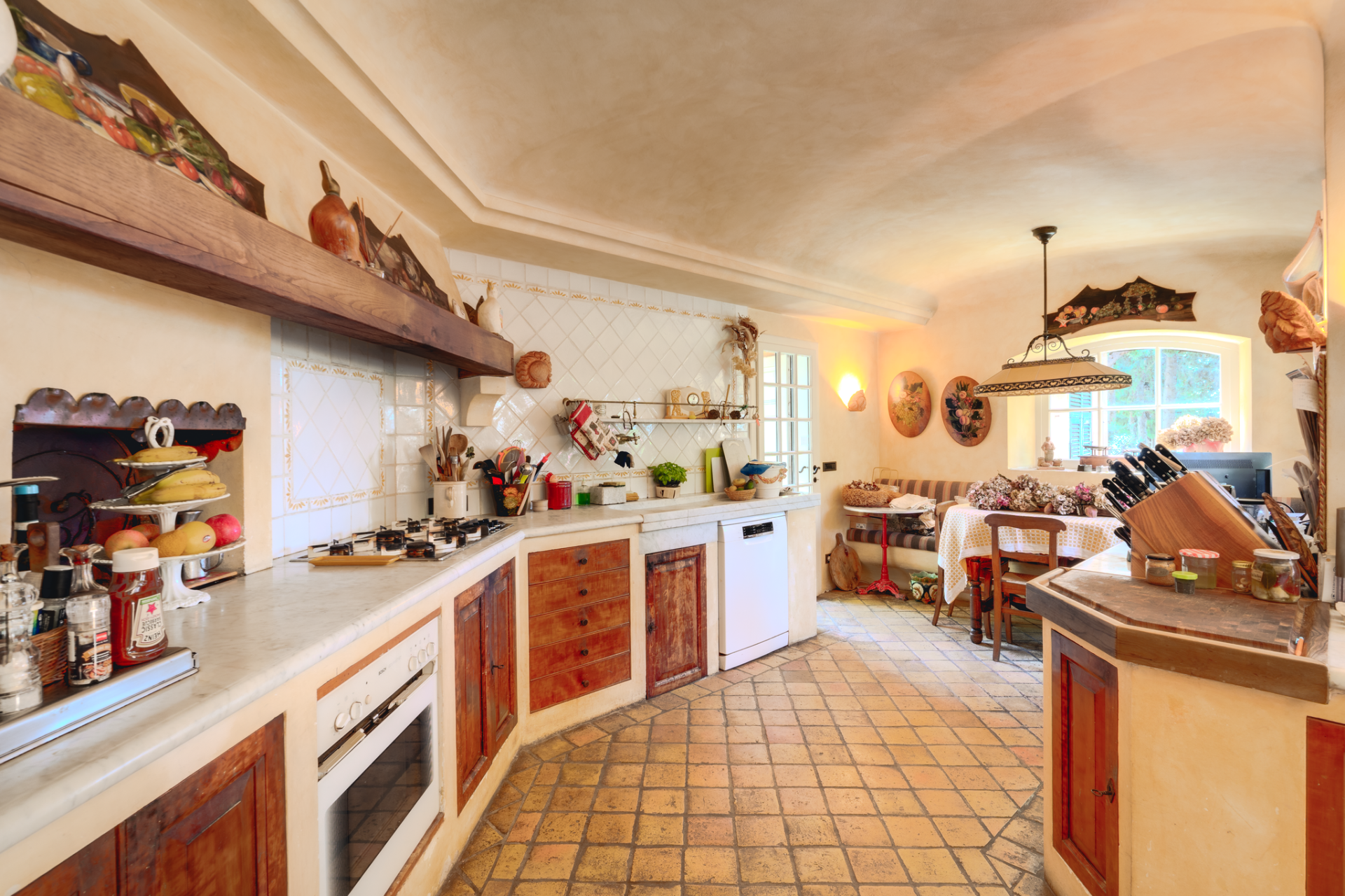 luxury provencale house 8 Rooms for sale on ROQUEBRUNE CAP MARTIN (06190)