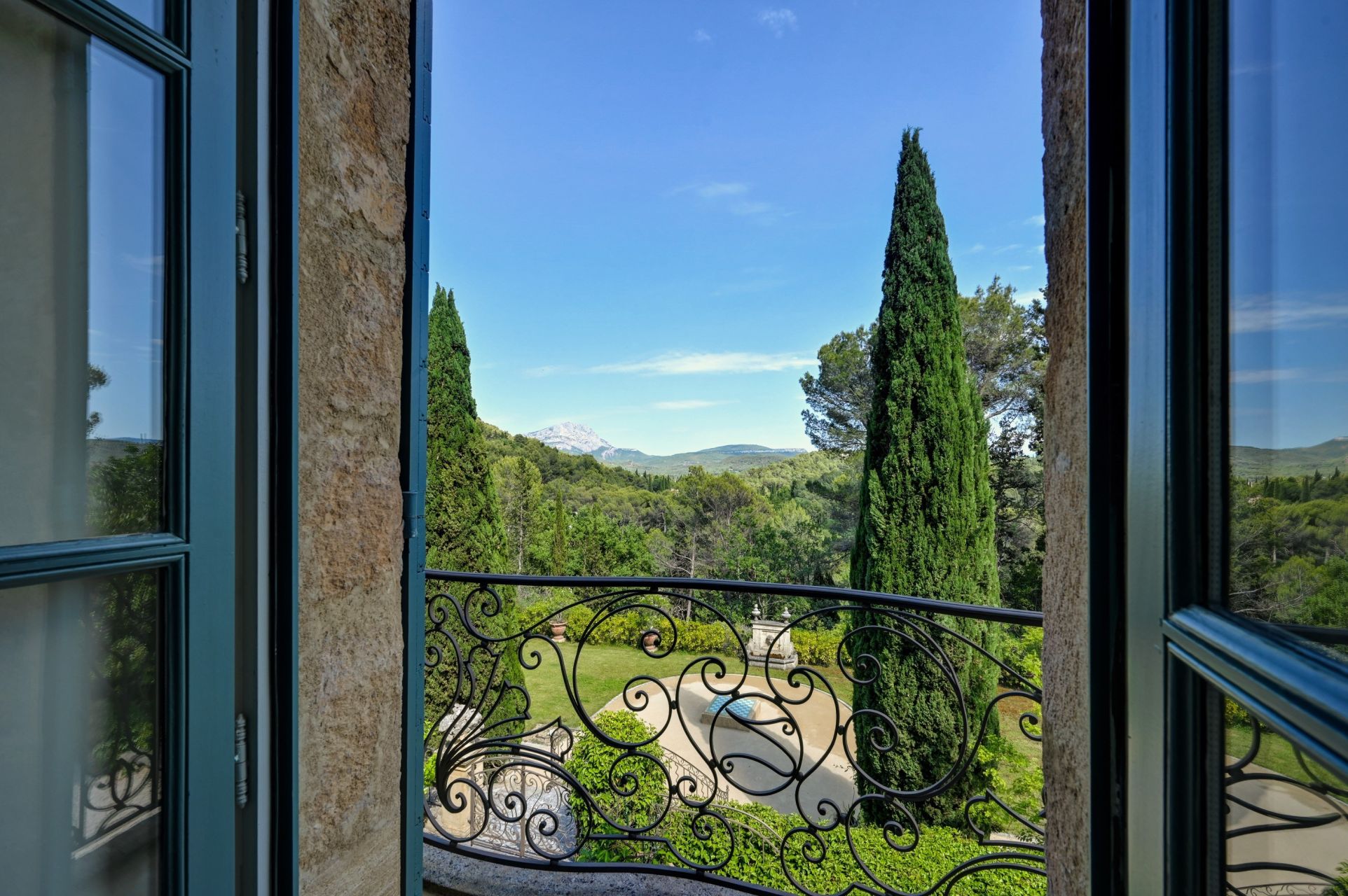 maison de luxe 13 Pièces en location saisonnière sur LE THOLONET (13100)