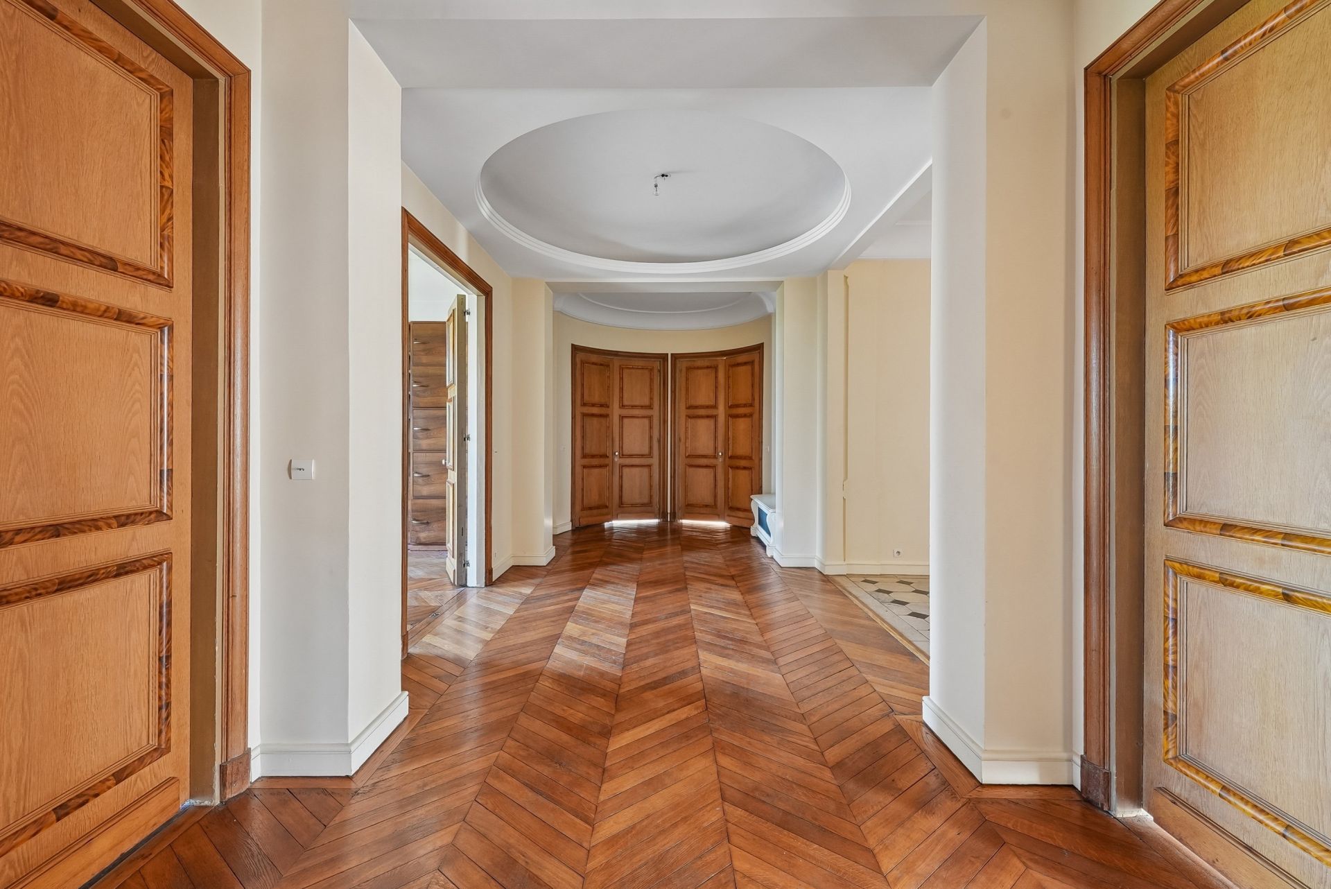 luxury apartment 7 Rooms for sale on PARIS (75008)