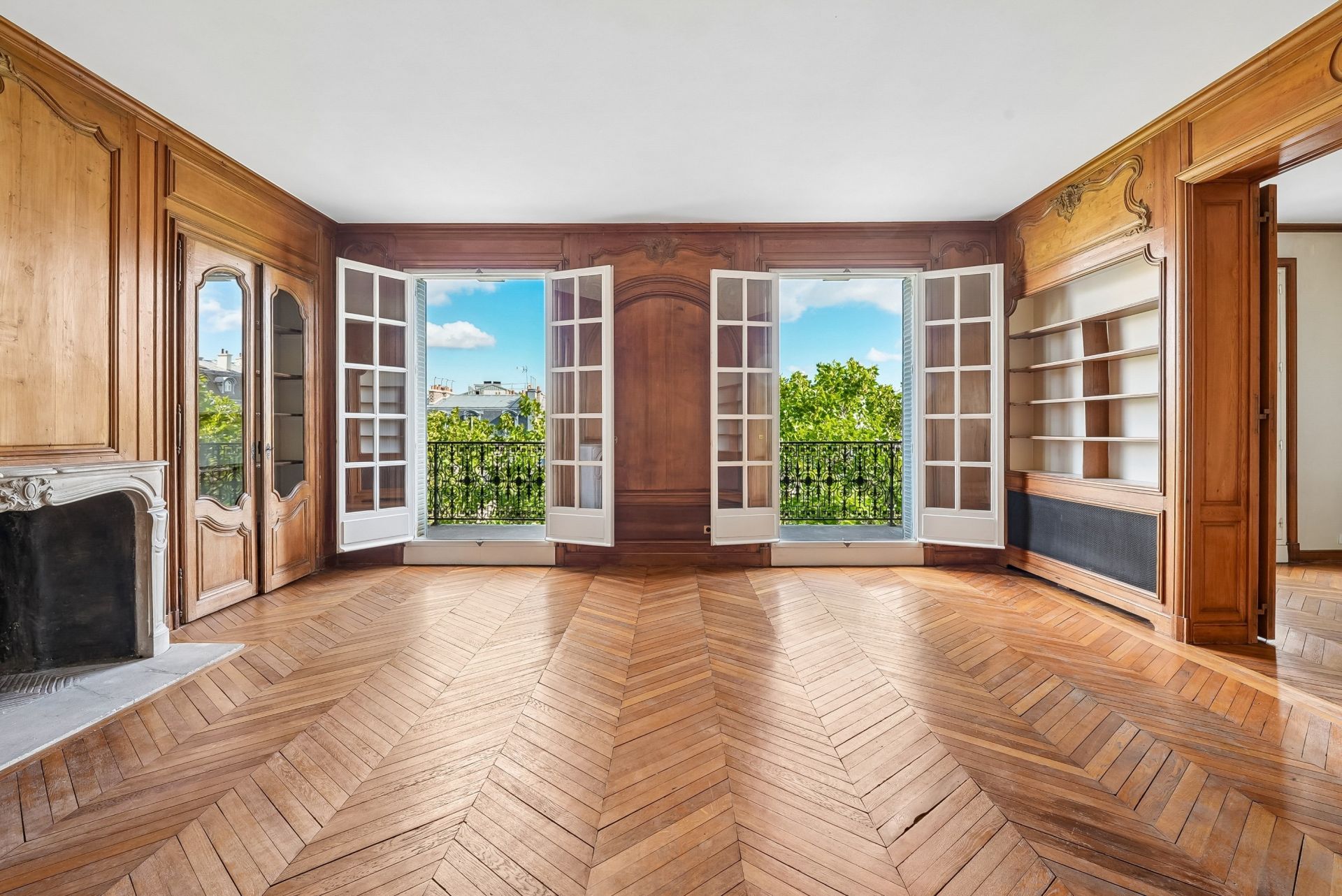 luxury apartment 7 Rooms for sale on PARIS (75008)