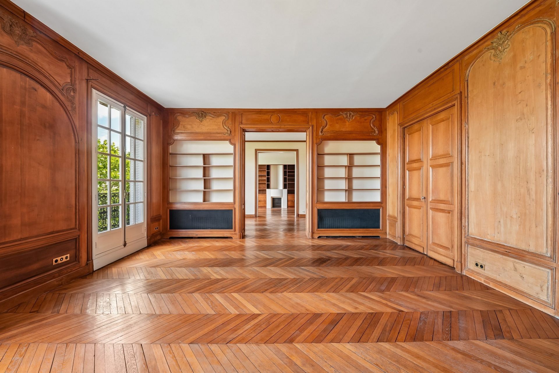 luxury apartment 7 Rooms for sale on PARIS (75008)