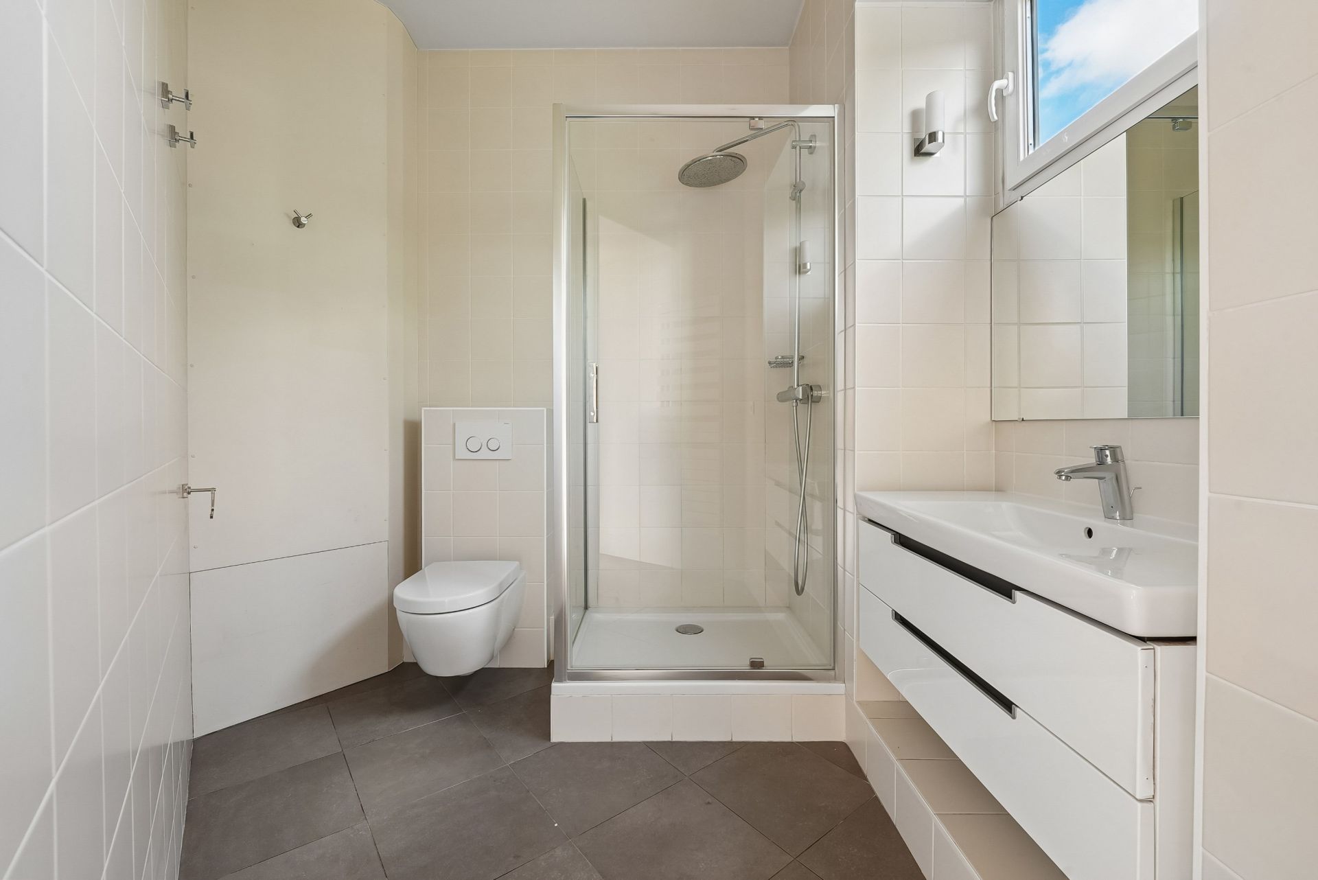 luxury apartment 7 Rooms for sale on PARIS (75008)