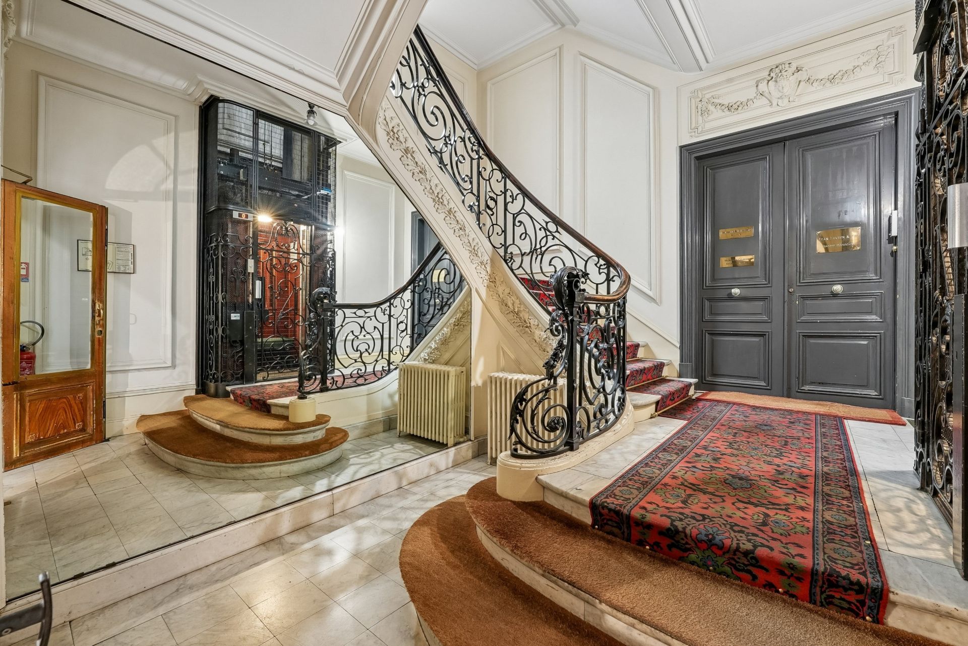 luxury apartment 7 Rooms for sale on PARIS (75008)