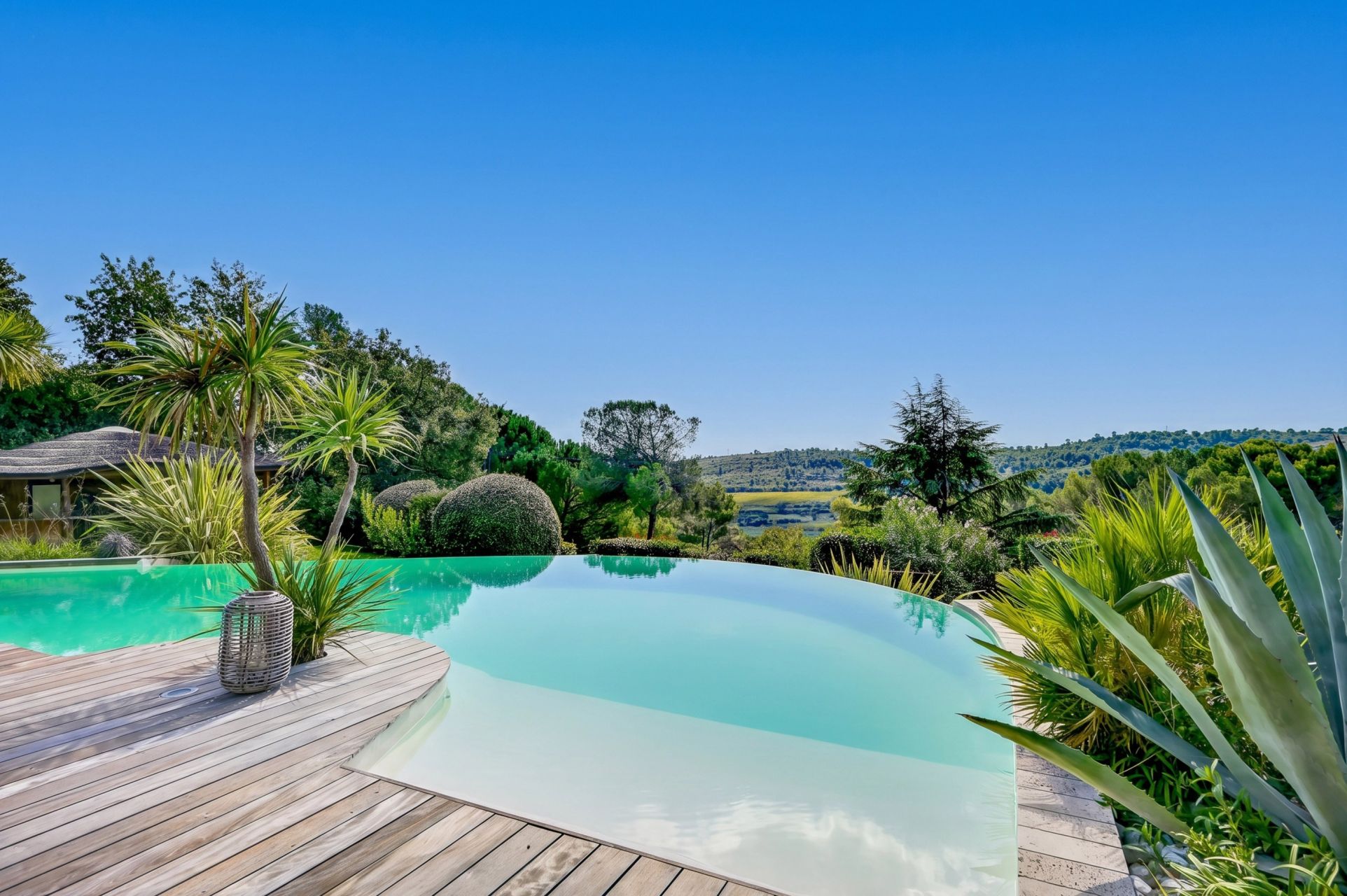 maison de luxe 6 Pièces en vente sur EGUILLES (13510)